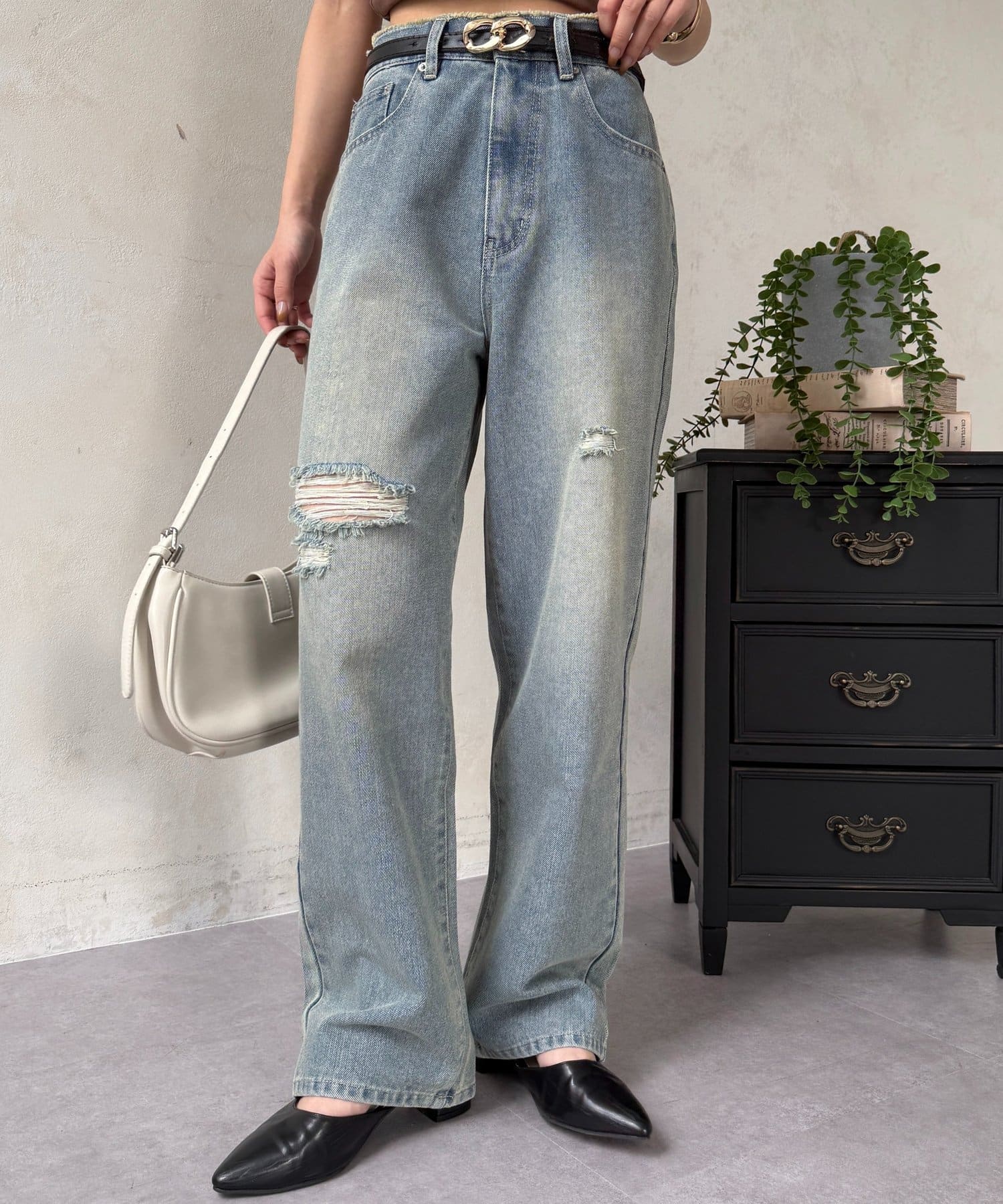 Thevon.(ゼヴォン) ハイウエストダメージデニム