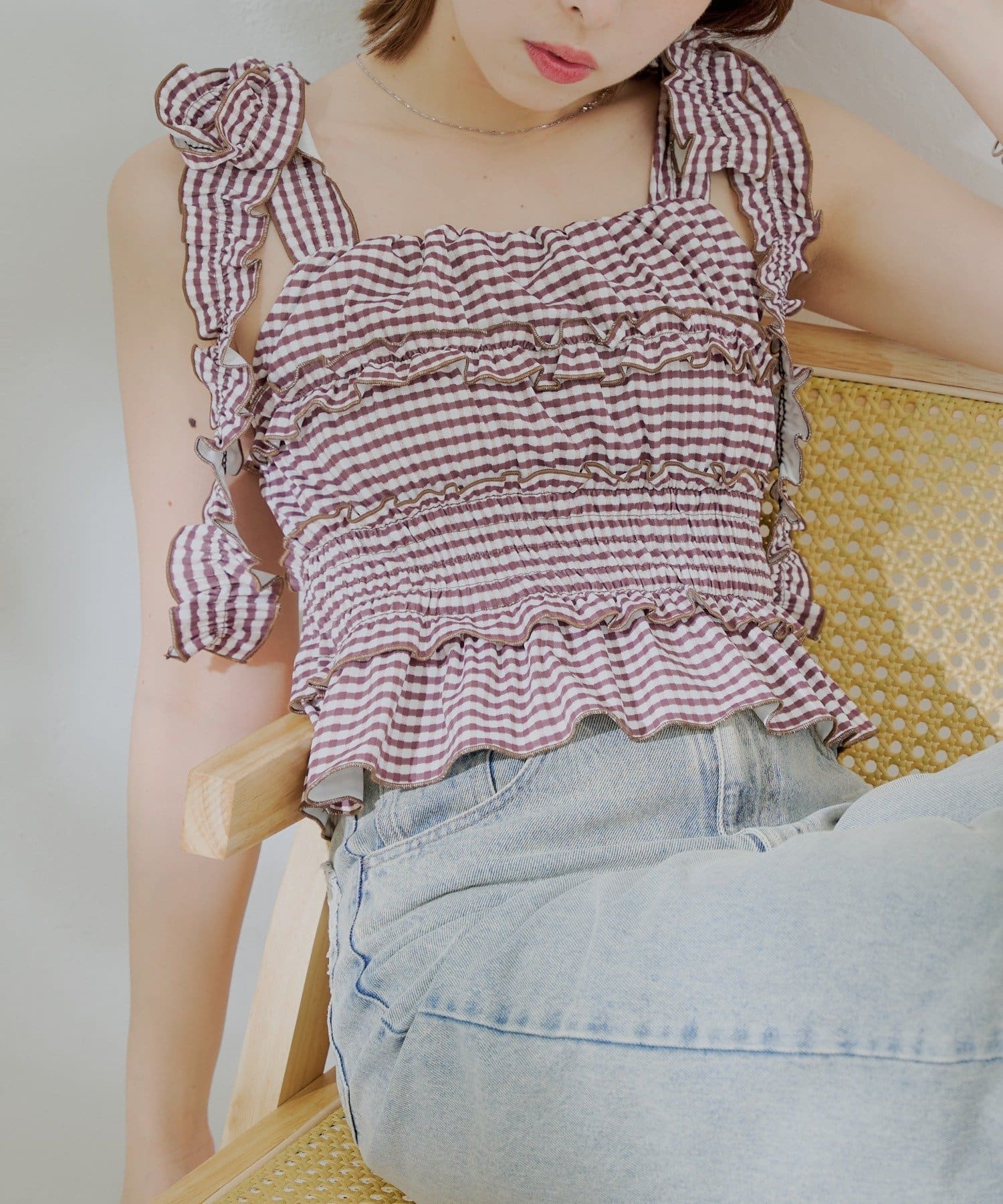 OUTLET(アウトレット) 【Chico】肩フリルシャーリングトップス