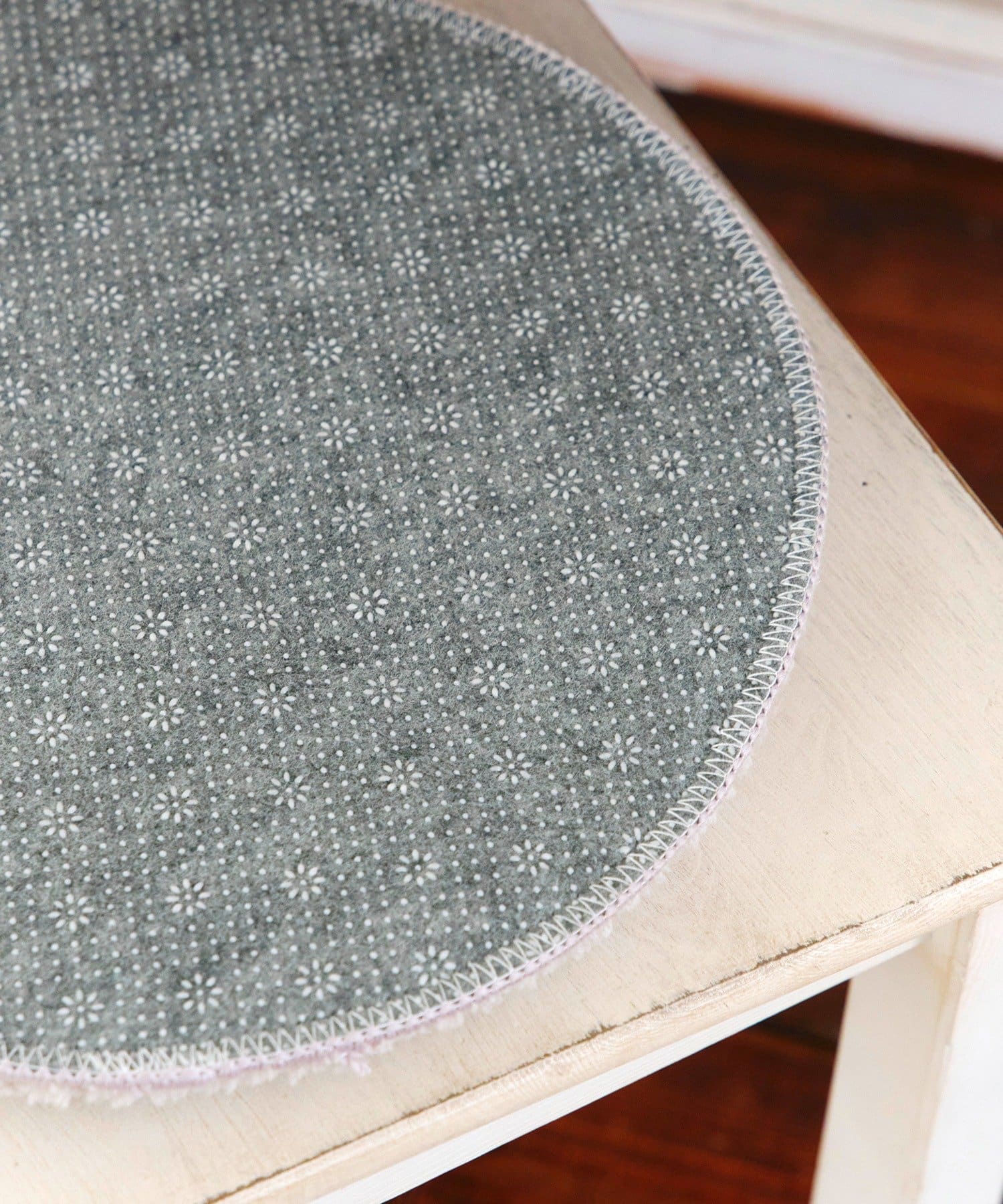 salut!(サリュ) fluffyチェアパッド