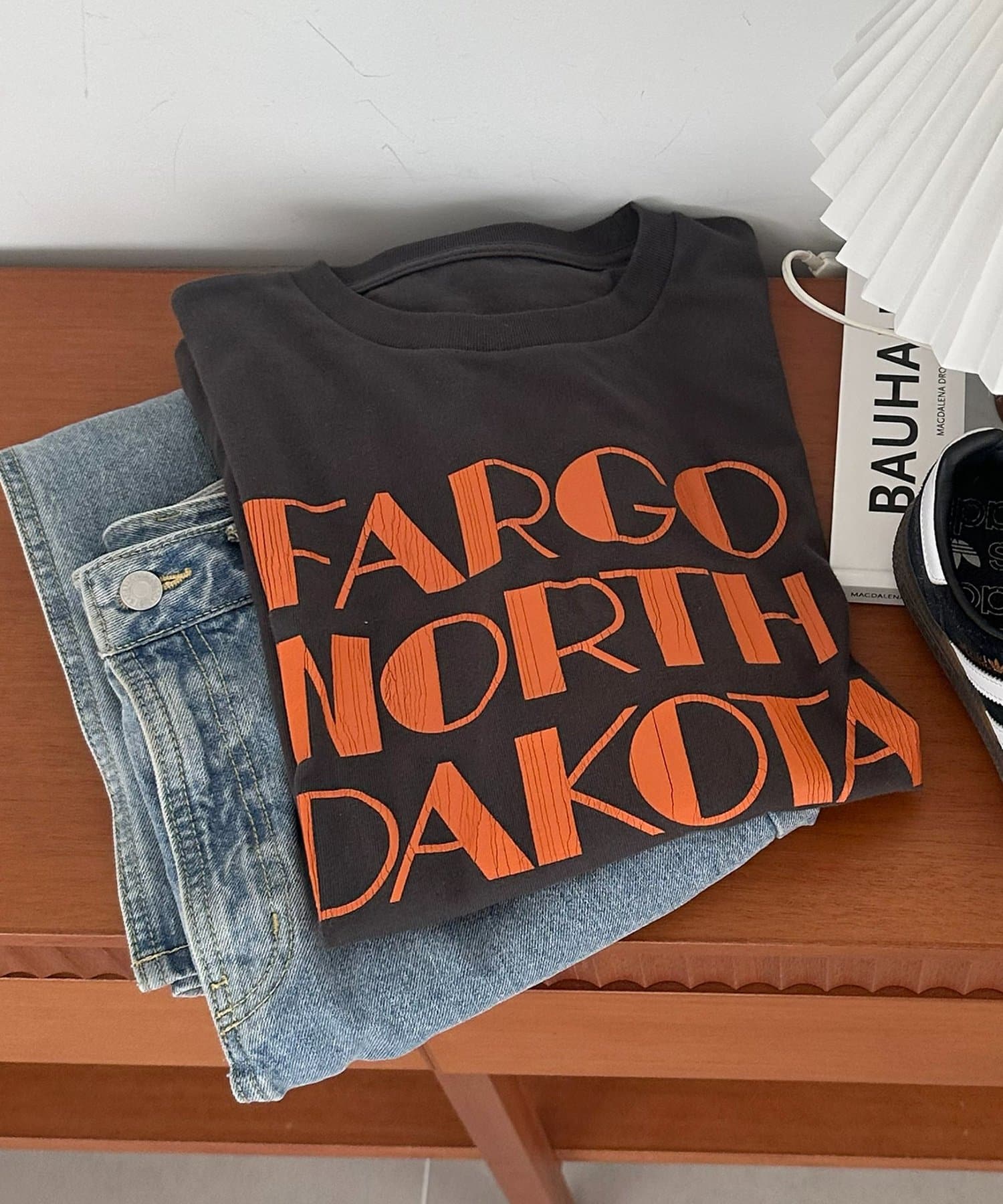 DISCOAT(ディスコート) 【Enlude】ヒビワレロゴヴィンテージライクT《ユニセックス》