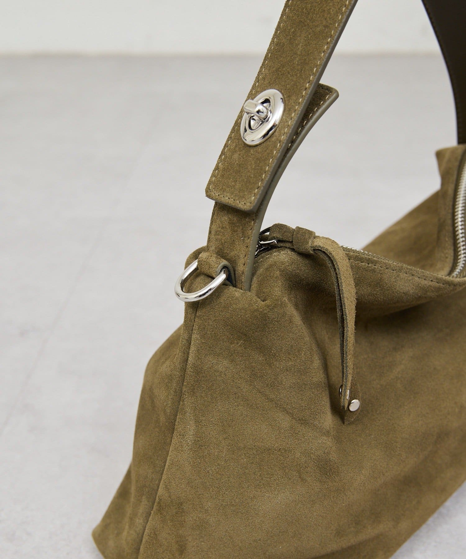 GALLARDAGALANTE(ガリャルダガランテ) 【2.718】バックルワンショルダー