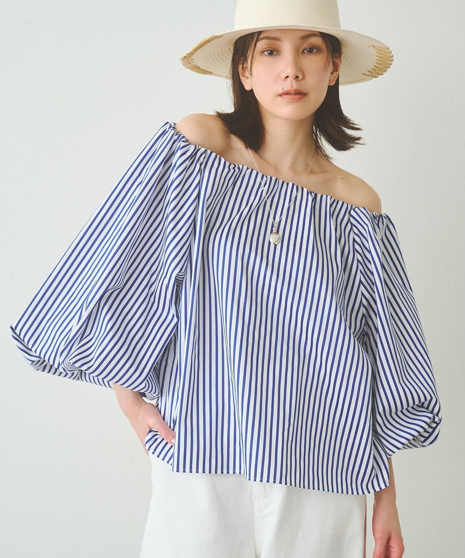 Whim Gazette(ウィム ガゼット) タイプライターオフショルブラウス