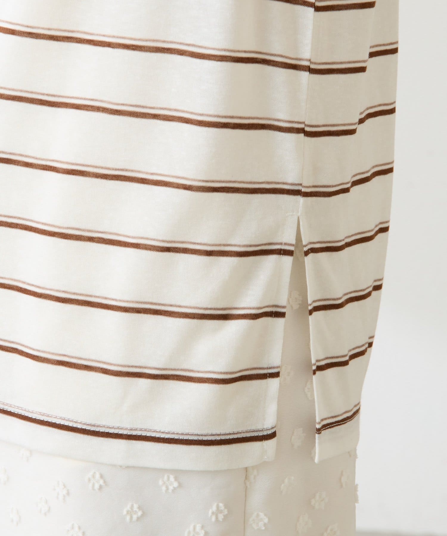 COLLAGE GALLARDAGALANTE(コラージュ ガリャルダガランテ) シアーボーダーナンバーロゴノースリーブ