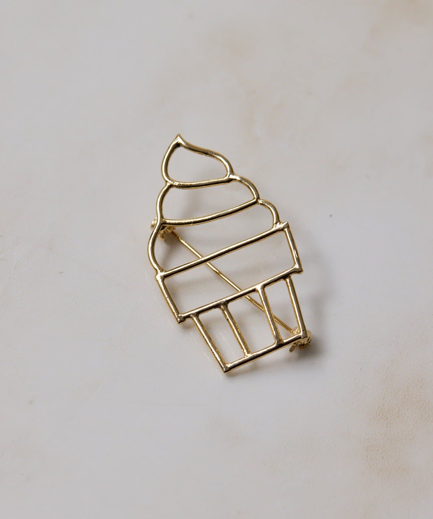 ear PAPILLONNER(イア パピヨネ) スイーツブローチ