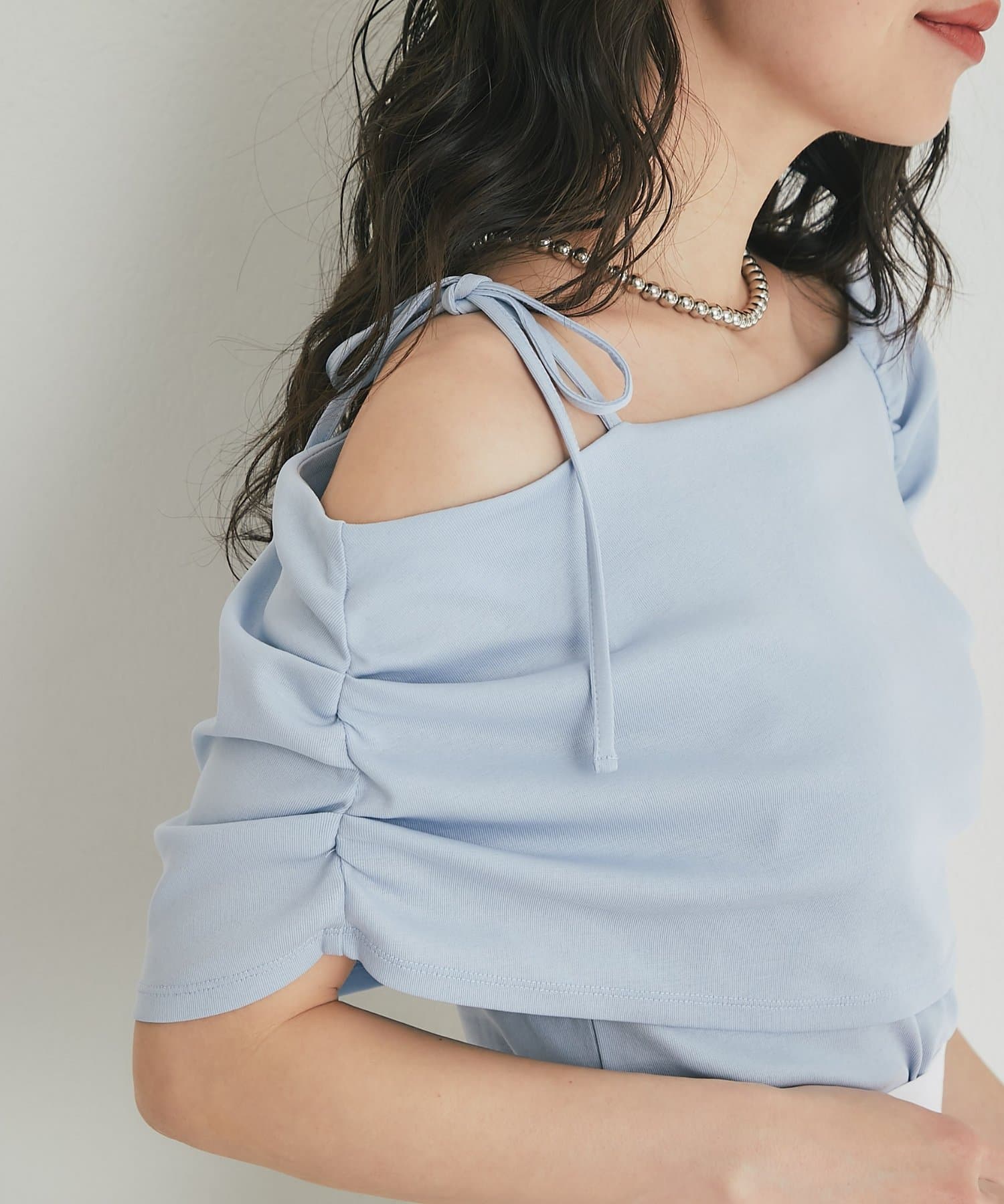 La boutique BonBon(ラブティックボンボン) リボンアシメドレープネックカットソー