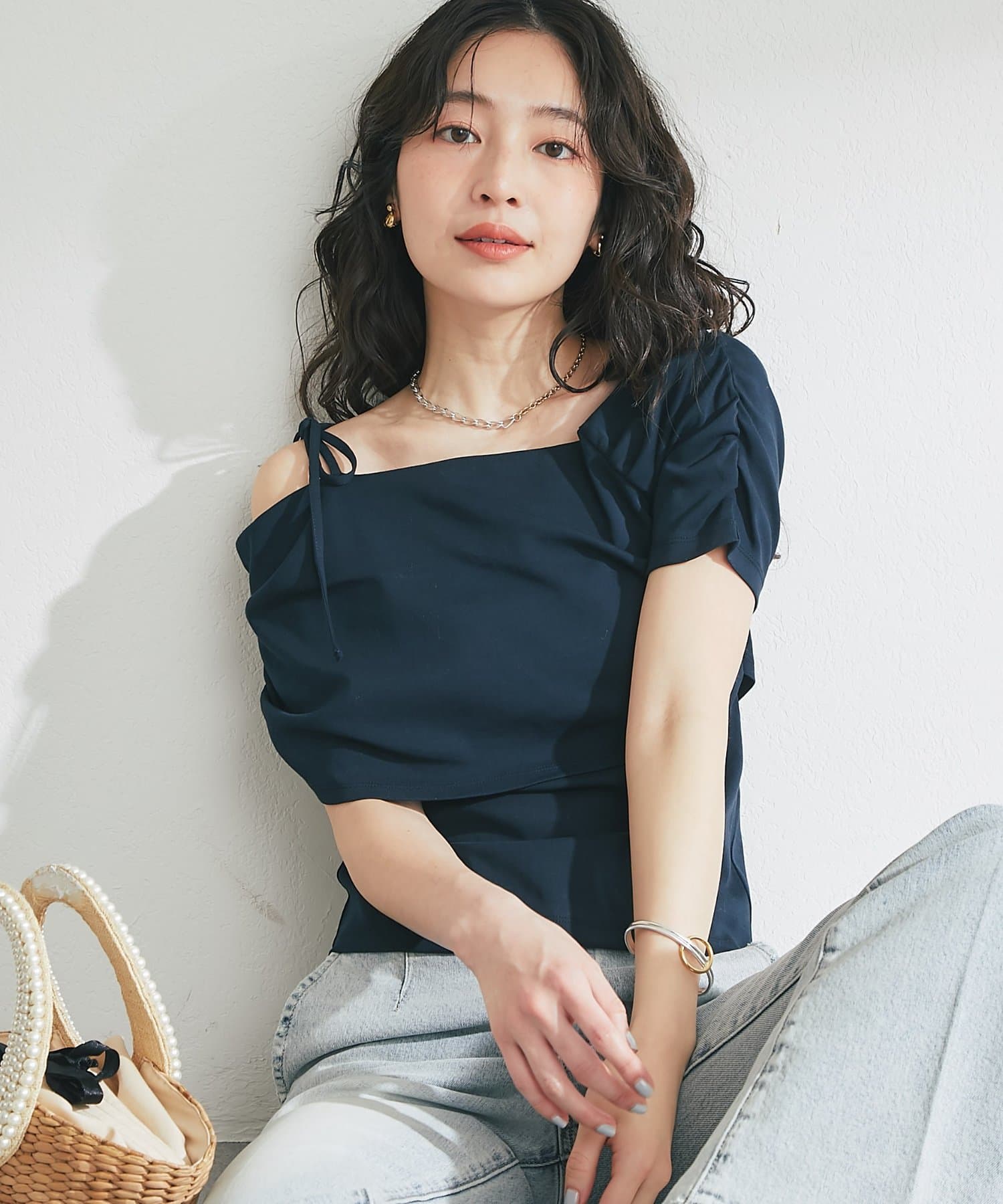 La boutique BonBon(ラブティックボンボン) リボンアシメドレープネックカットソー