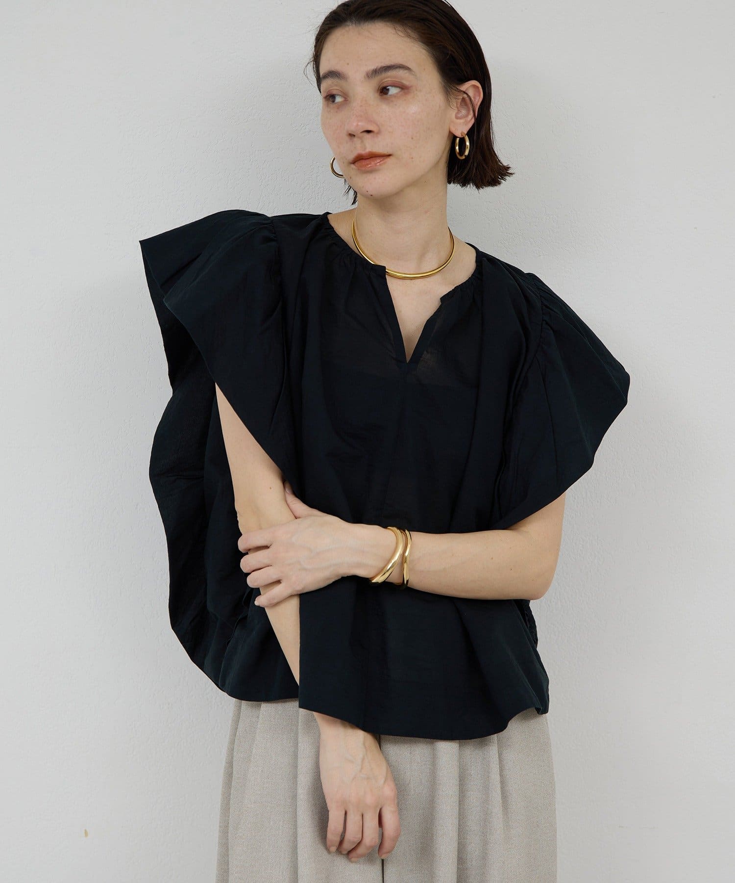 GALLARDAGALANTE(ガリャルダガランテ) 【Dhritië】ギャザースリーブブラウス