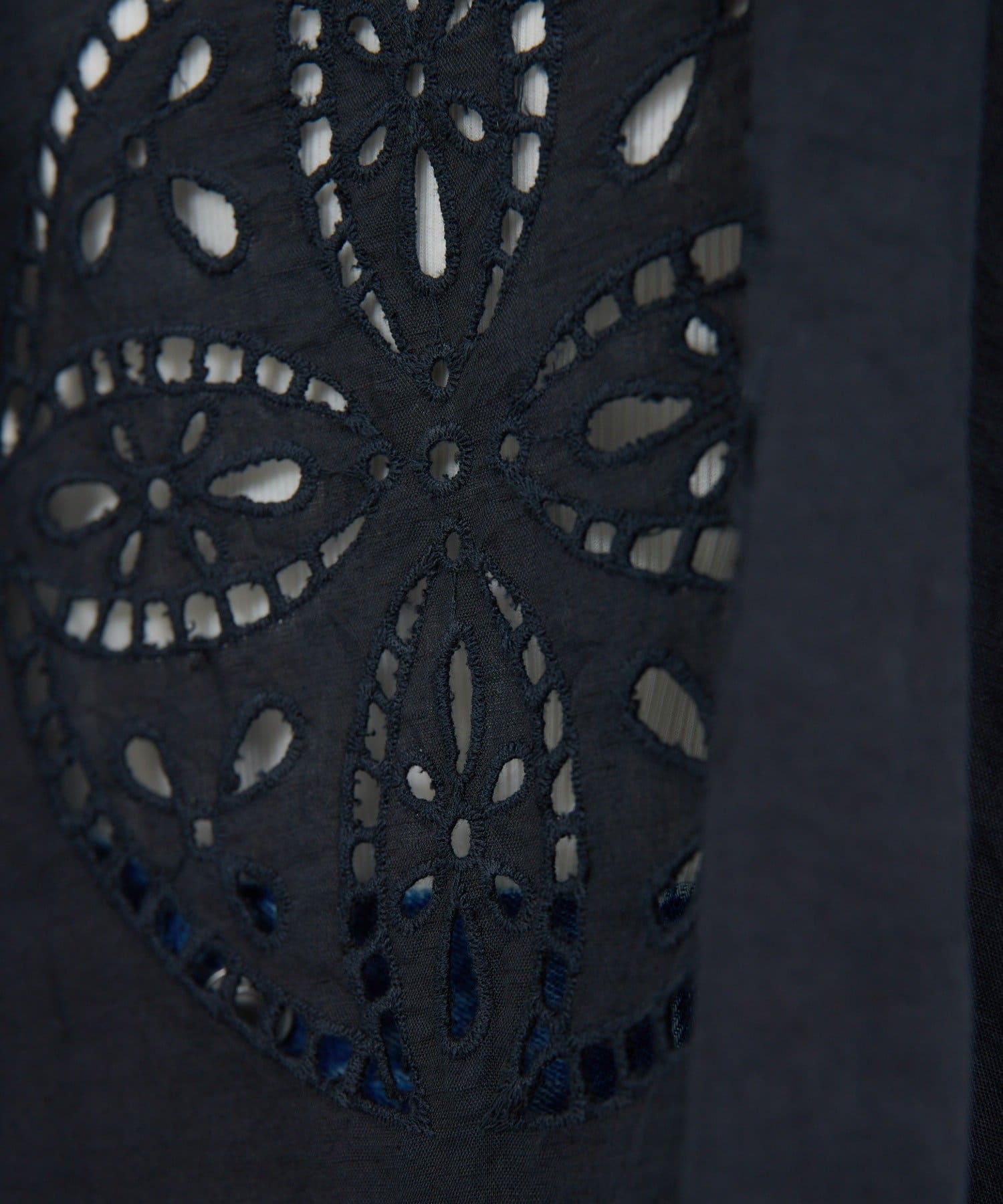 GALLARDAGALANTE(ガリャルダガランテ) 【Dhritië】カットワークレースキャミソール