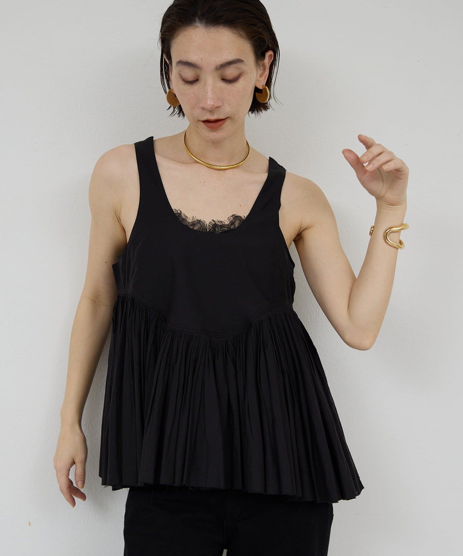 GALLARDAGALANTE(ガリャルダガランテ) 【Dhritië】ノースリーブボリュームペプラムブラウス