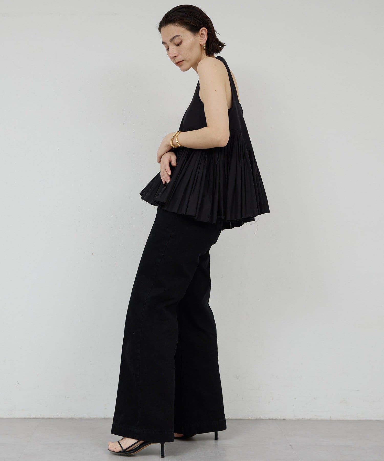 GALLARDAGALANTE(ガリャルダガランテ) 【Dhritië】ノースリーブボリュームペプラムブラウス