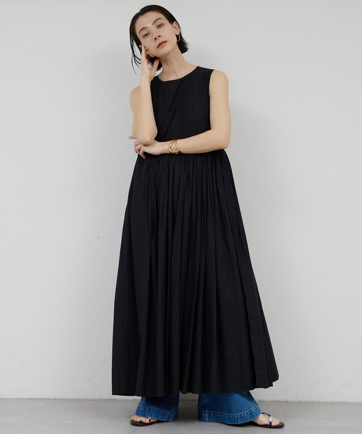 GALLARDAGALANTE(ガリャルダガランテ) 【Dhritië】タックスリーブレスロングワンピース