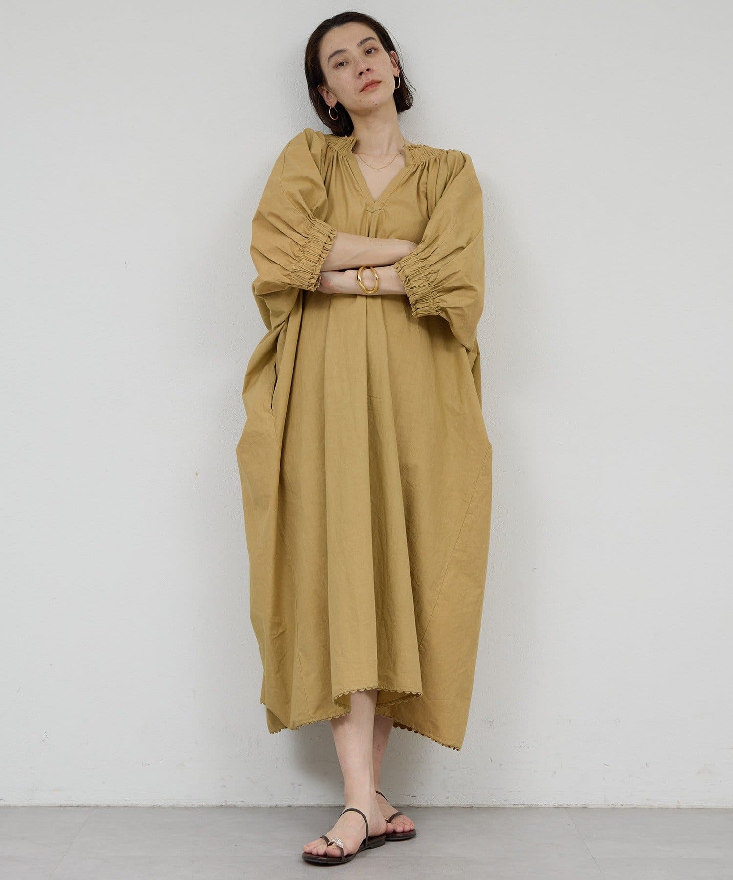 GALLARDAGALANTE(ガリャルダガランテ) 【Dhritië】スキッパーギャザーロングワンピース