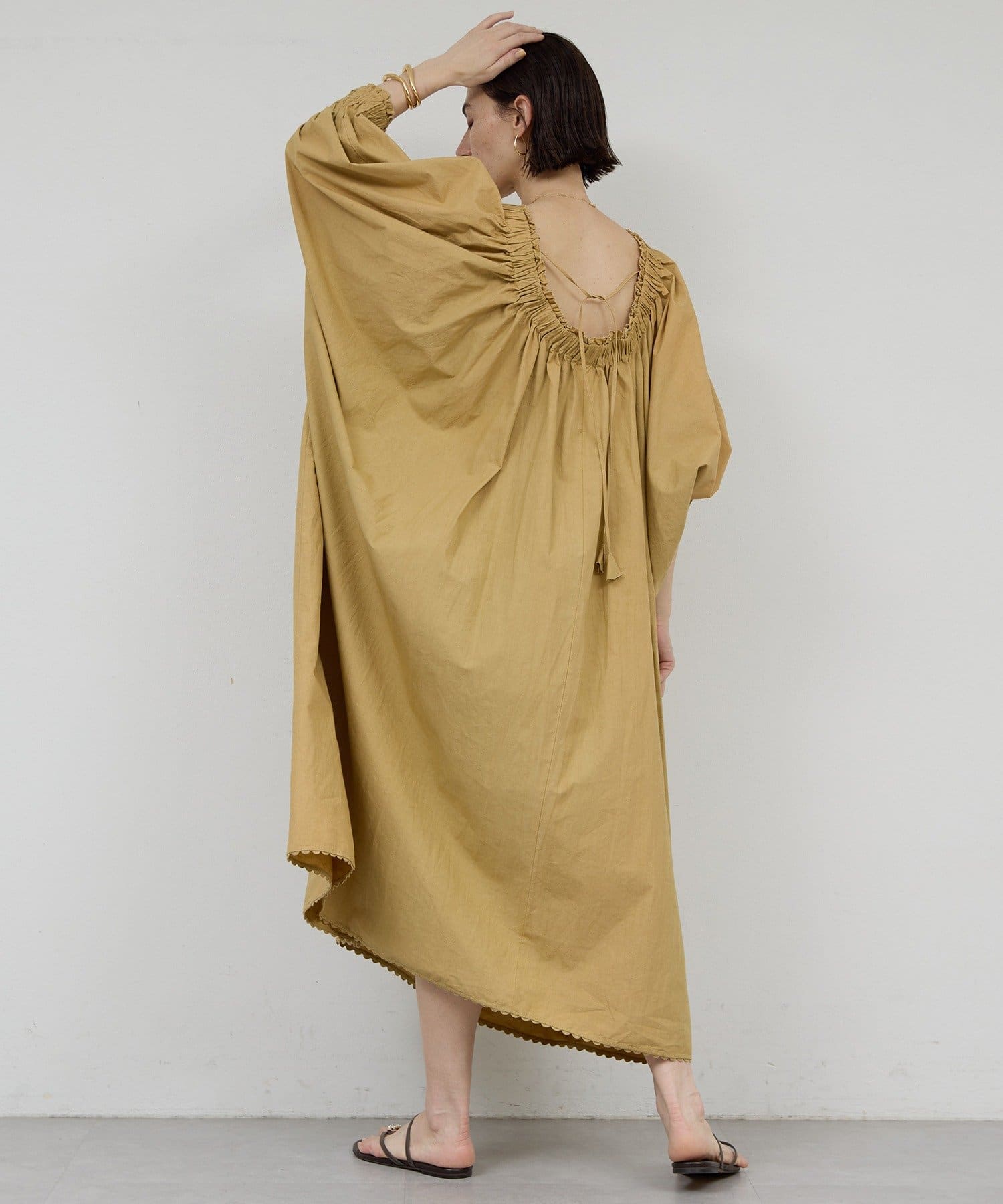 GALLARDAGALANTE(ガリャルダガランテ) 【Dhritië】スキッパーギャザーロングワンピース