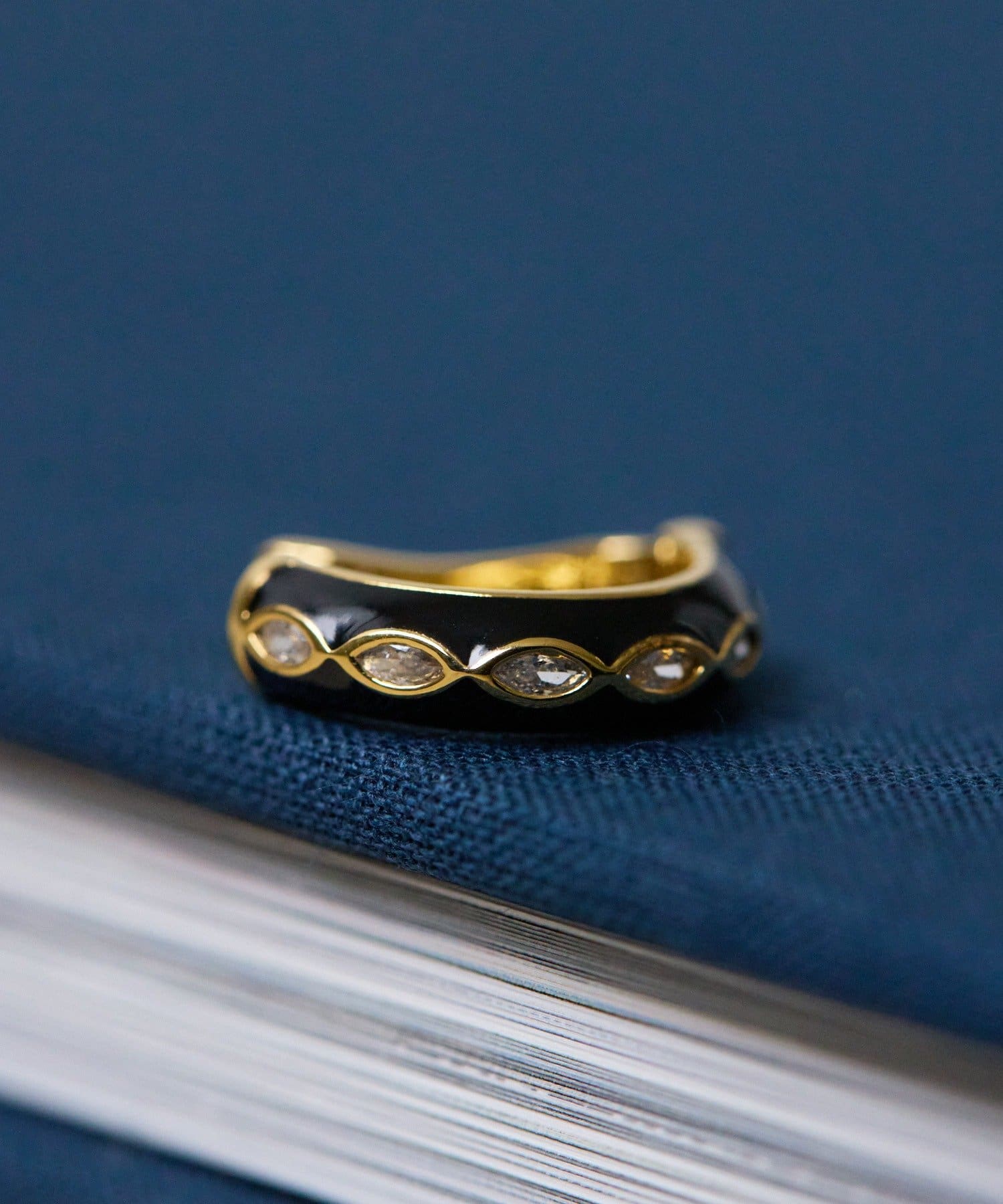 ear PAPILLONNER(イア パピヨネ) 模様入りエポイヤーカフ