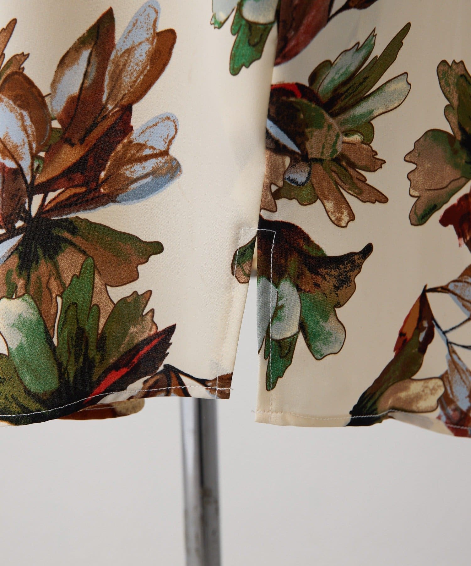 ear PAPILLONNER(イア パピヨネ) 花柄ボタンワンピース【SUM1 STYLE(スミスタイル)】