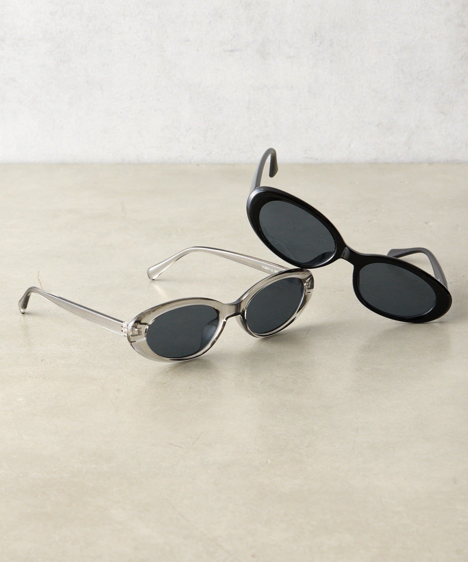 BIRTHDAY BAR(バースデイバー) オーバルサングラス