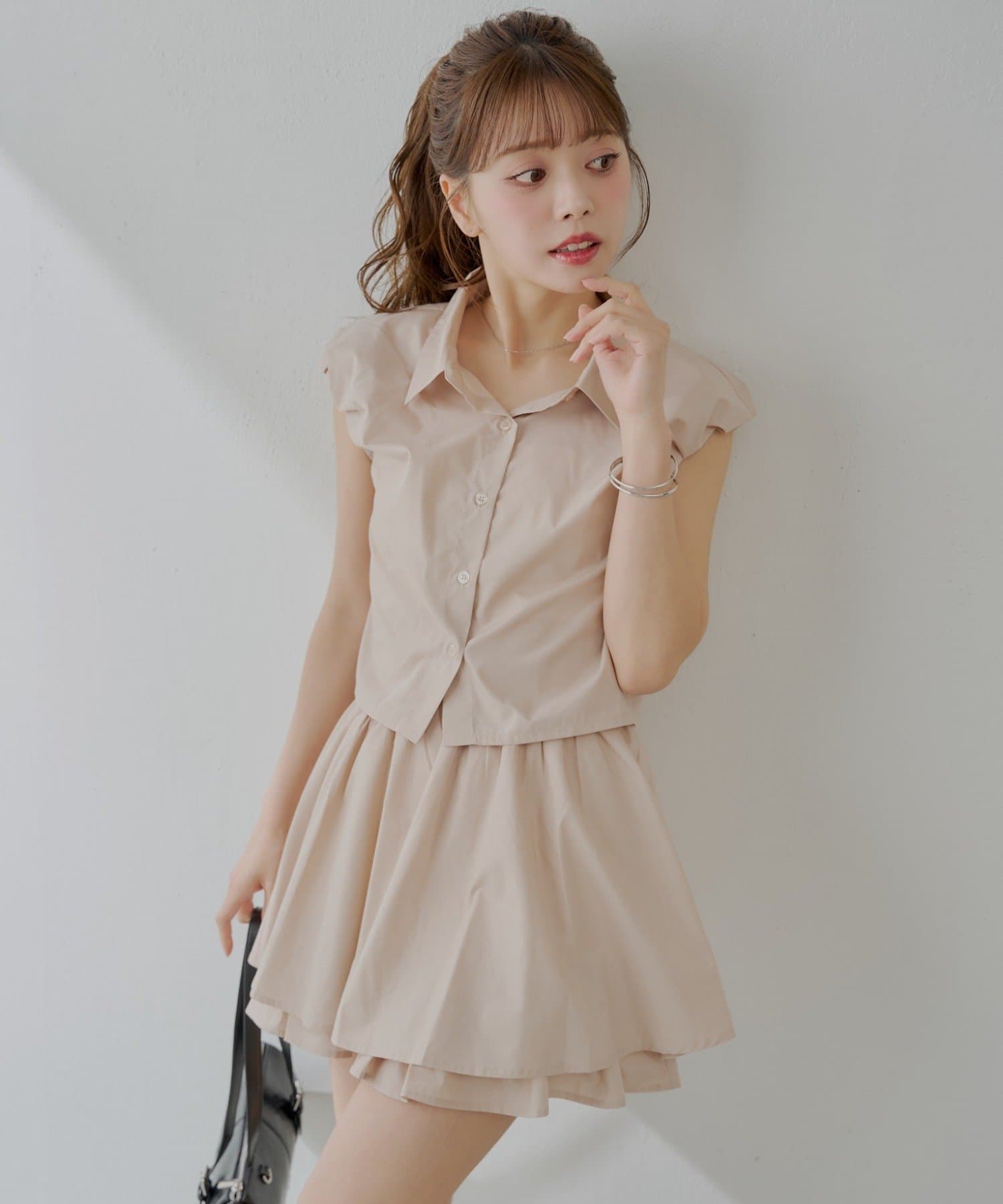 OUTLET(アウトレット) 【Chico】ノースリシャツ+フレアミニセット