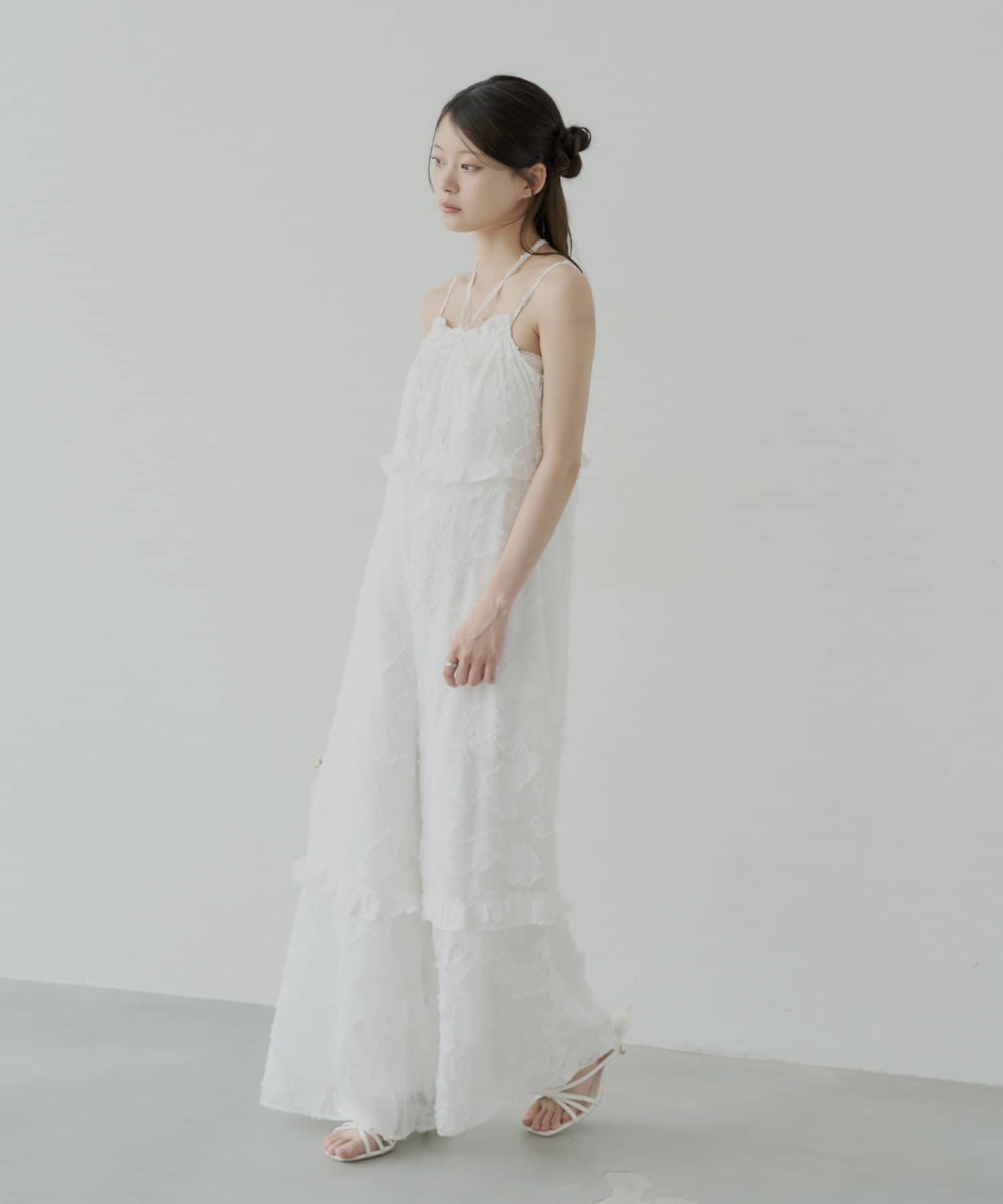 OUTLET(アウトレット) 【Chico】シアーフラワーホルターネックベアサロペット