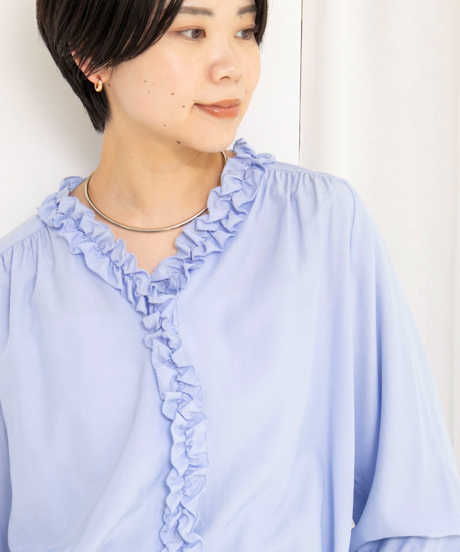 NOLLEY'S(ノーリーズ) ウォッシャブルフロントフリルVネックブラウス