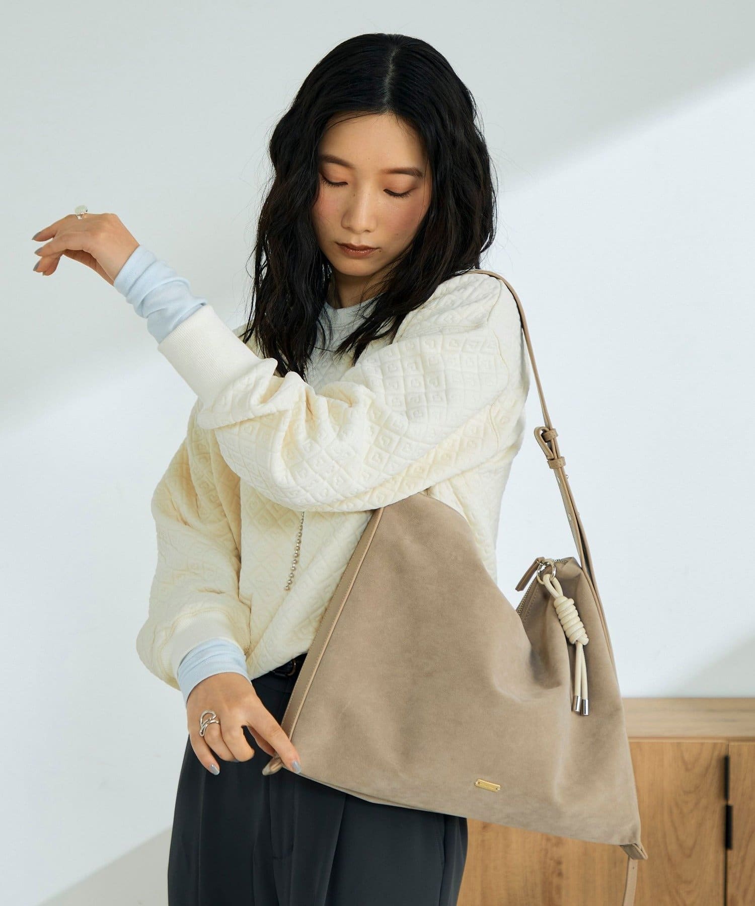 FREDY & GLOSTER(フレディ アンド グロスター) フェイクスエードソフトスクエアショルダーバッグ