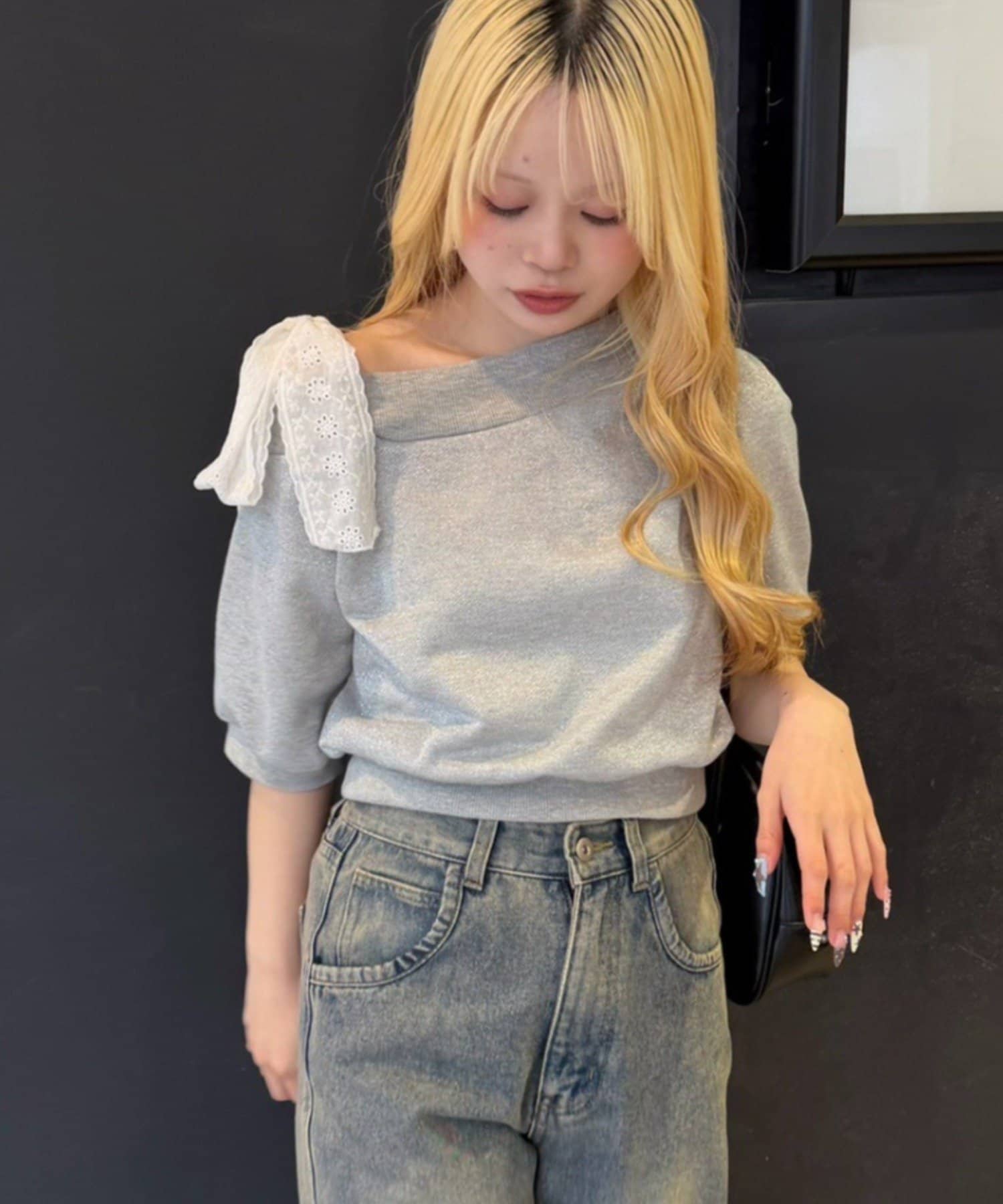 NICE CLAUP / OLIVE des OLIVE OUTLET(ナイスクラップ  / オリーブ デ オリーブ アウトレット) 【continuer】肩レースリボンキラキラプルオーバー