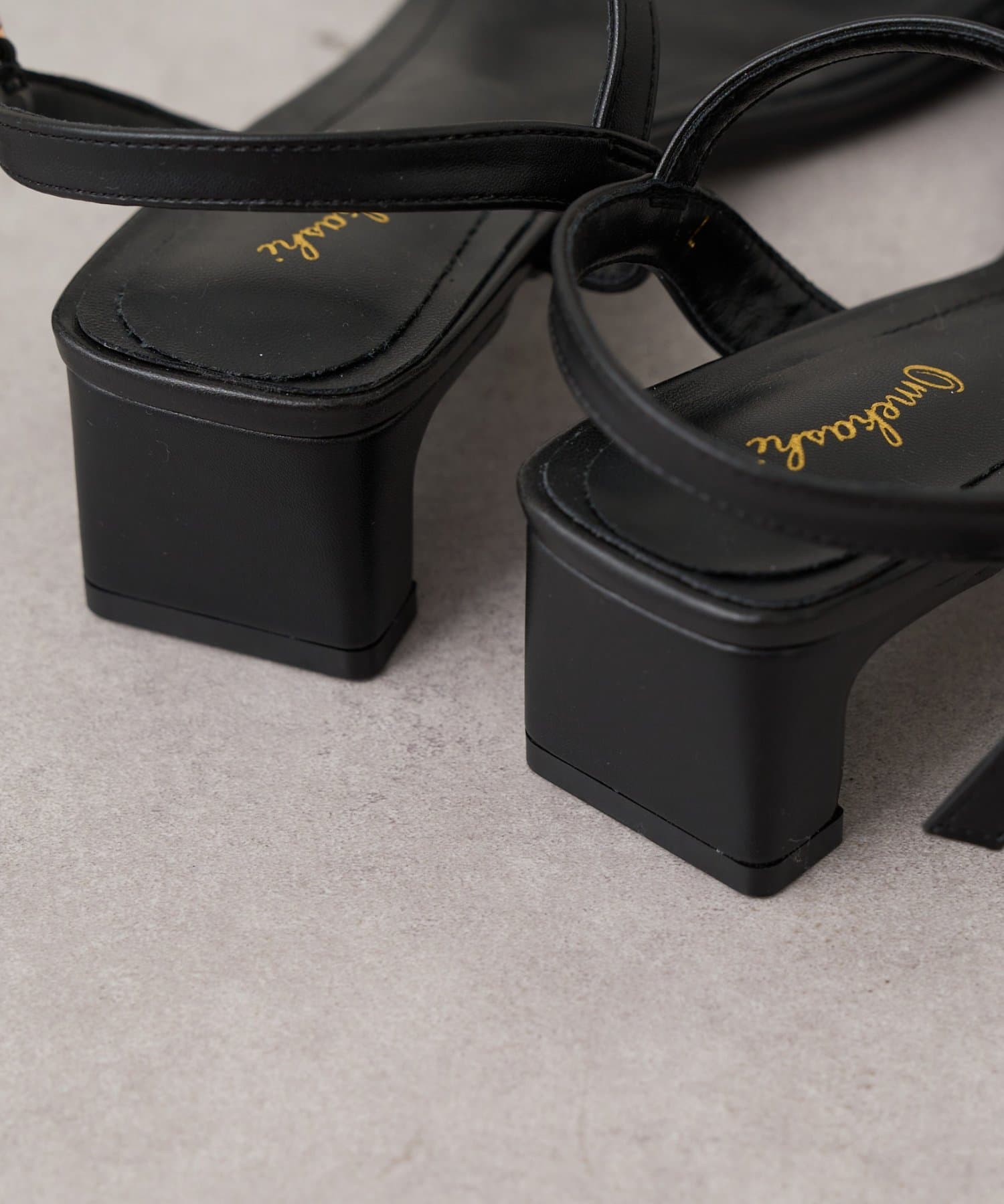 Omekashi(オメカシ) プレートヒールサンダル