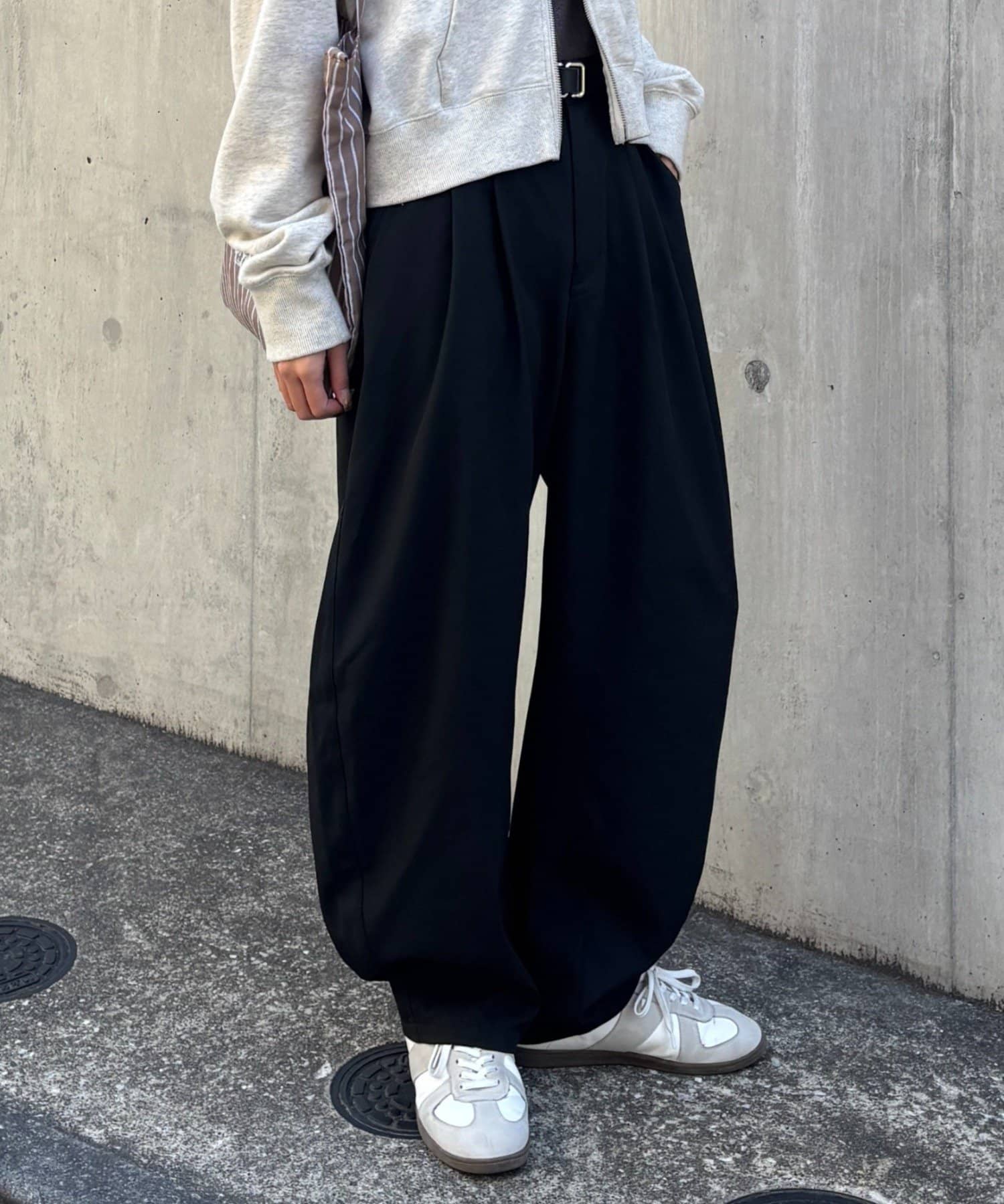 COLONY 2139(コロニー トゥーワンスリーナイン) 【PIKO企画】2タックカーブスラックス