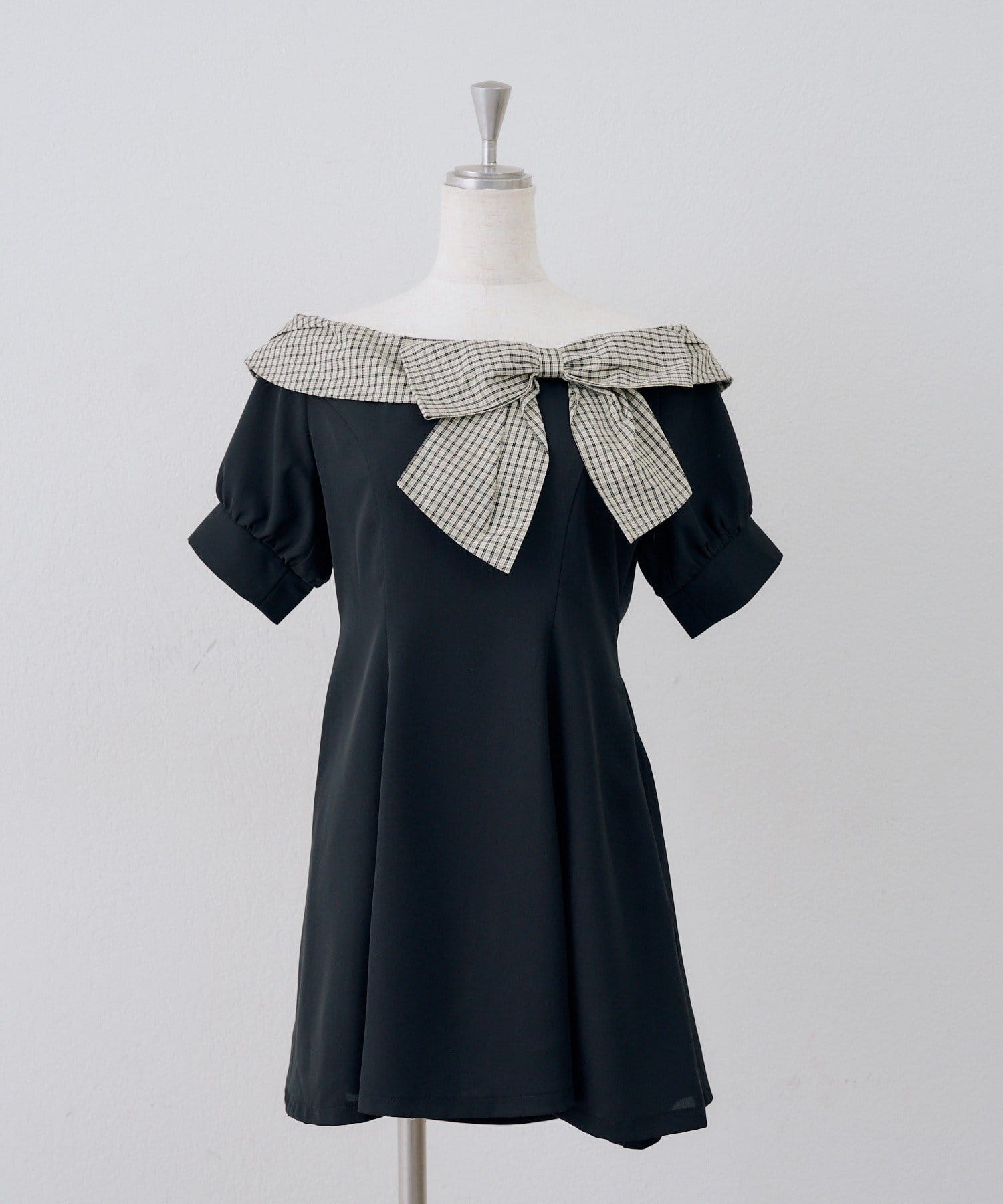 NICE CLAUP / OLIVE des OLIVE OUTLET(ナイスクラップ  / オリーブ デ オリーブ アウトレット) 【continuer】リボンオフショルミニワンピ