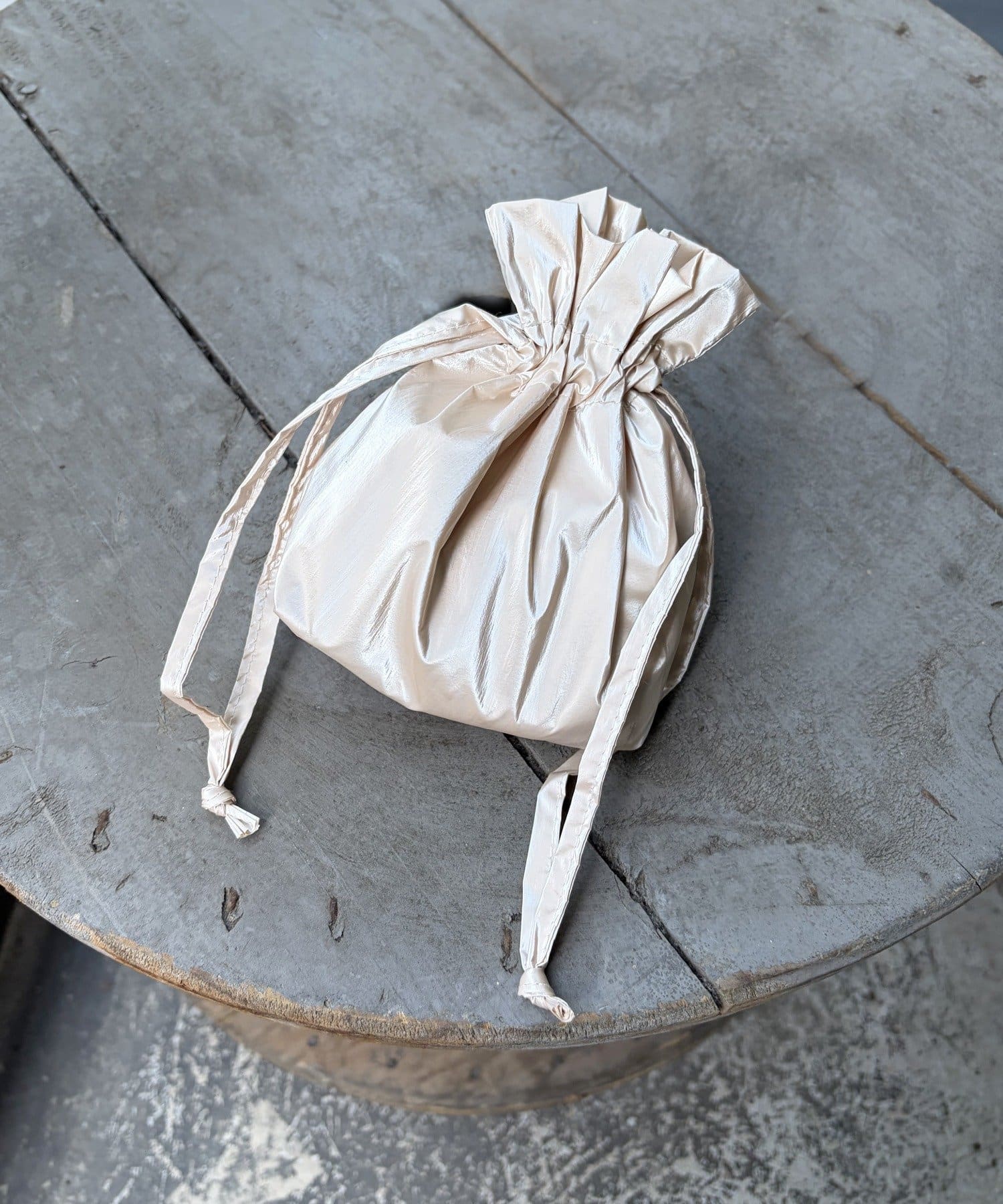 Lattice(ラティス) メタリック巾着ポーチ