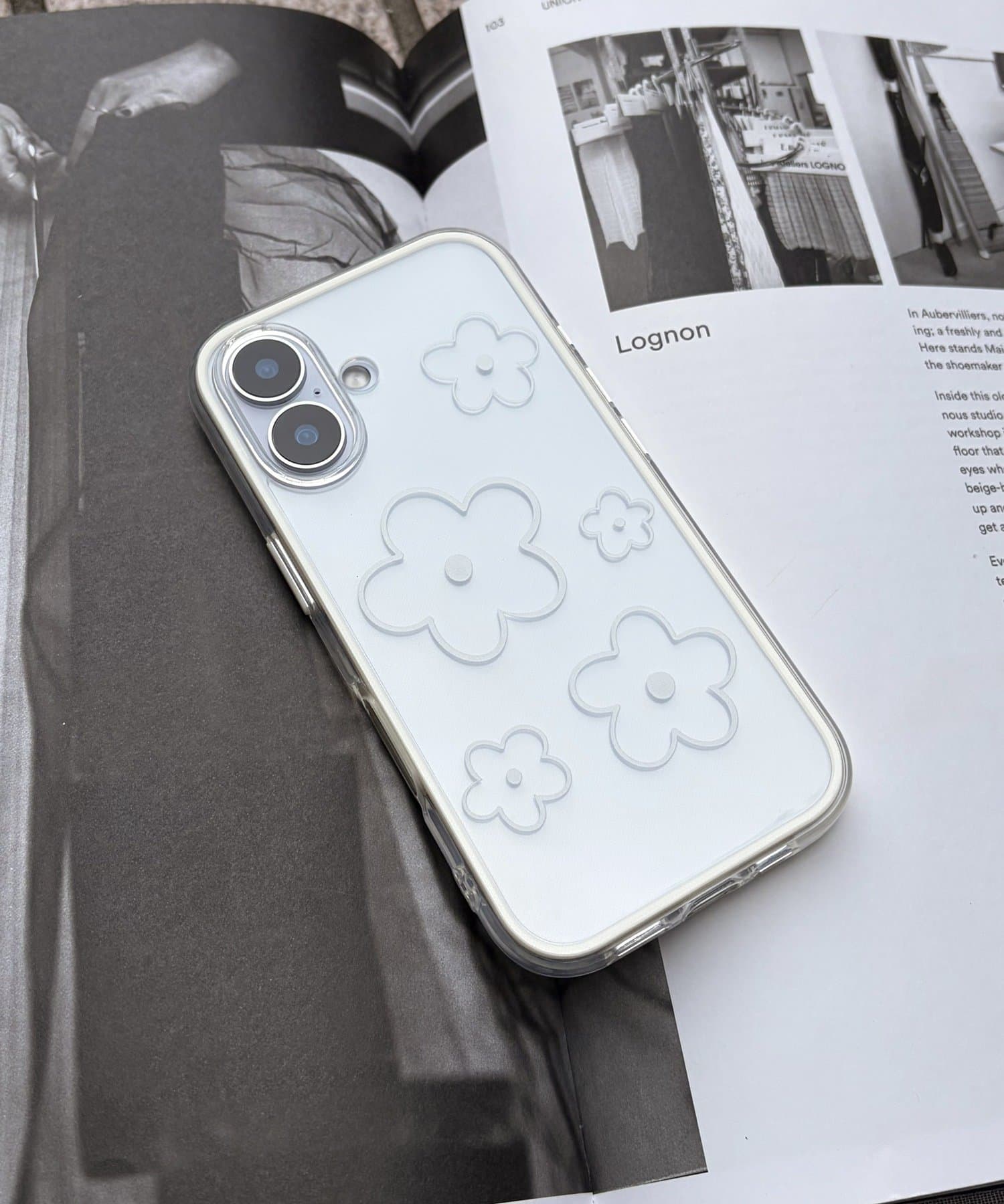 Lattice(ラティス) フラワープリントスマホケース(iPhone16)