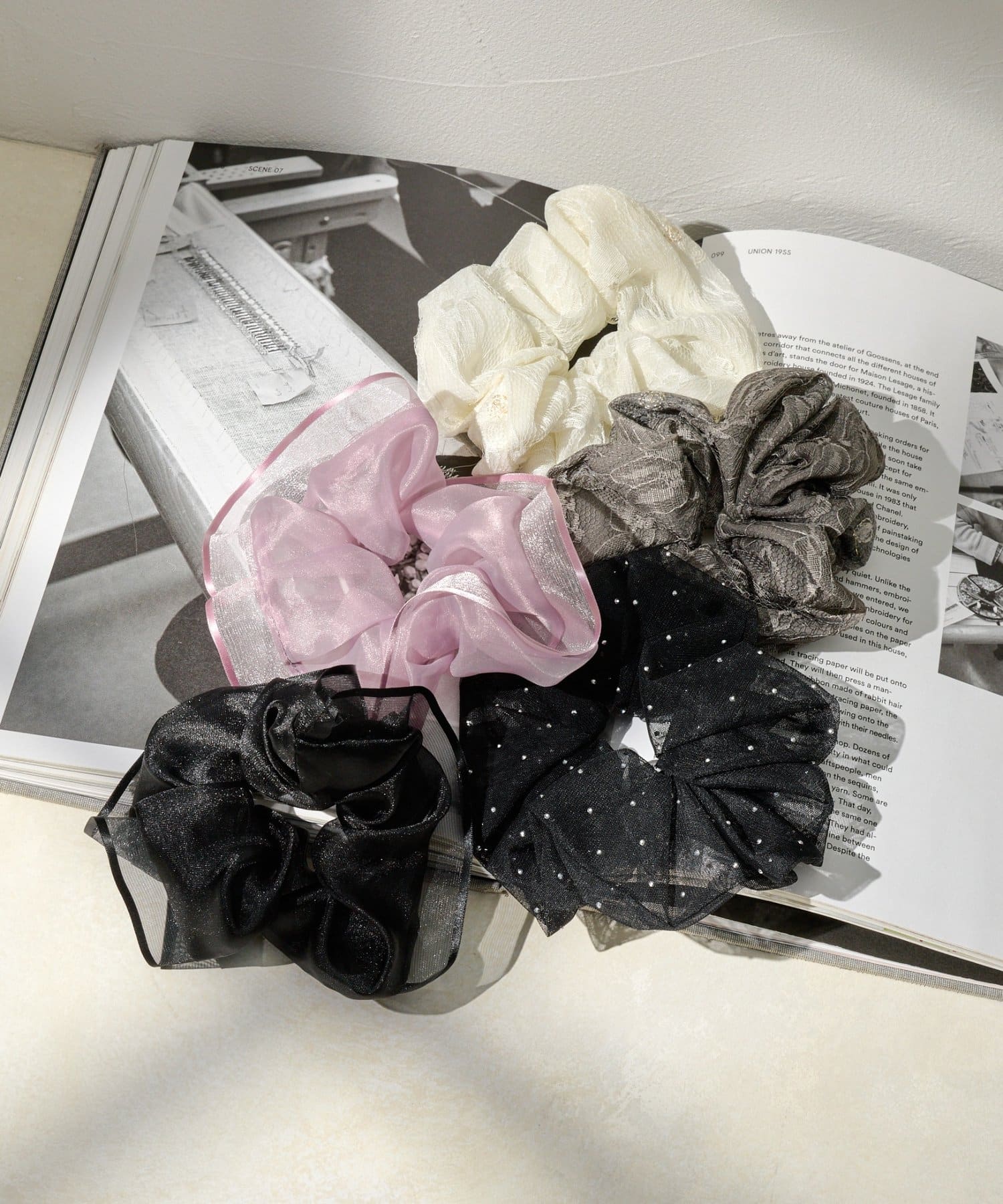 Lattice(ラティス) ストーン付きシアーシュシュ