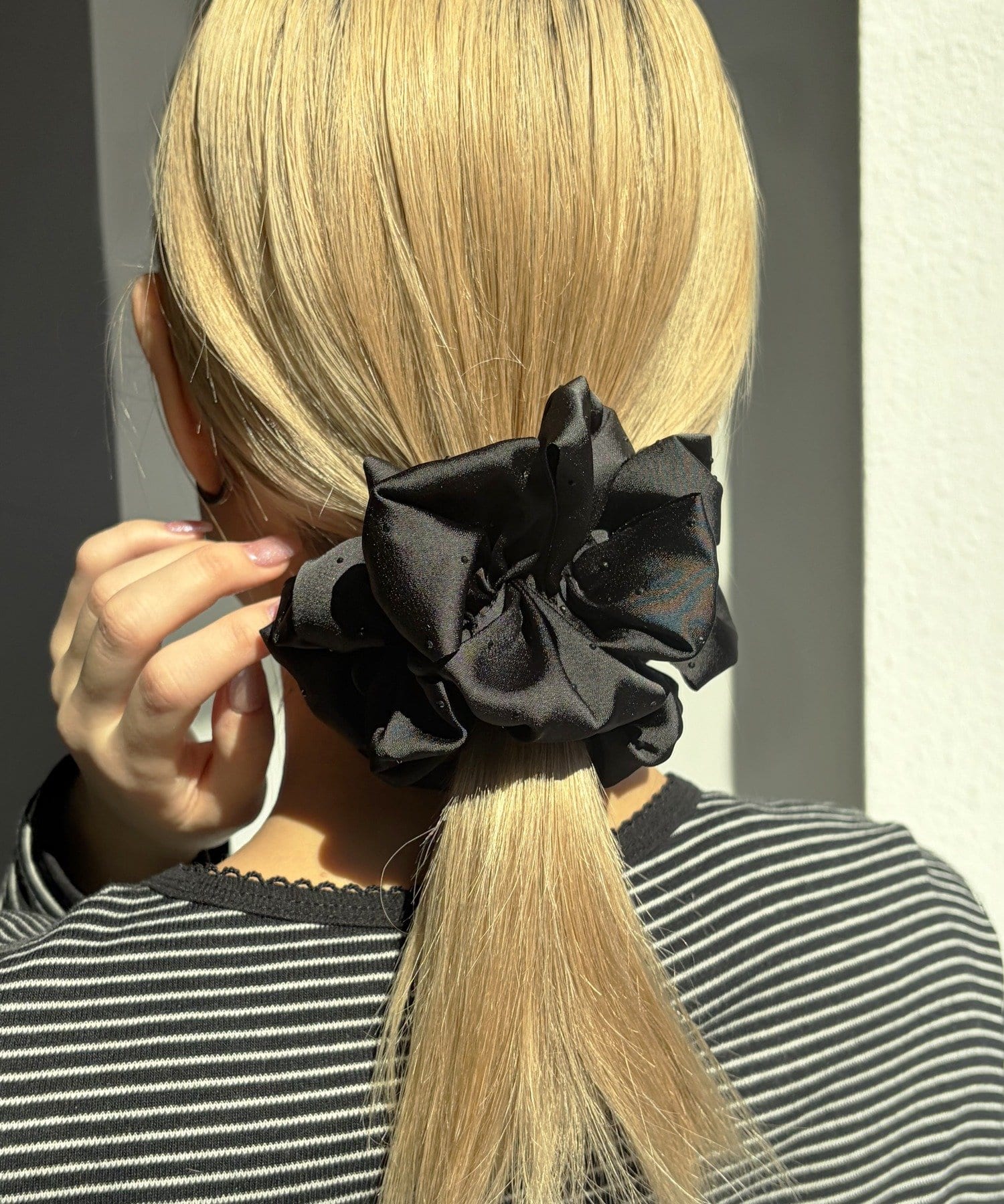 Lattice(ラティス) ストーン付きフリルシュシュ