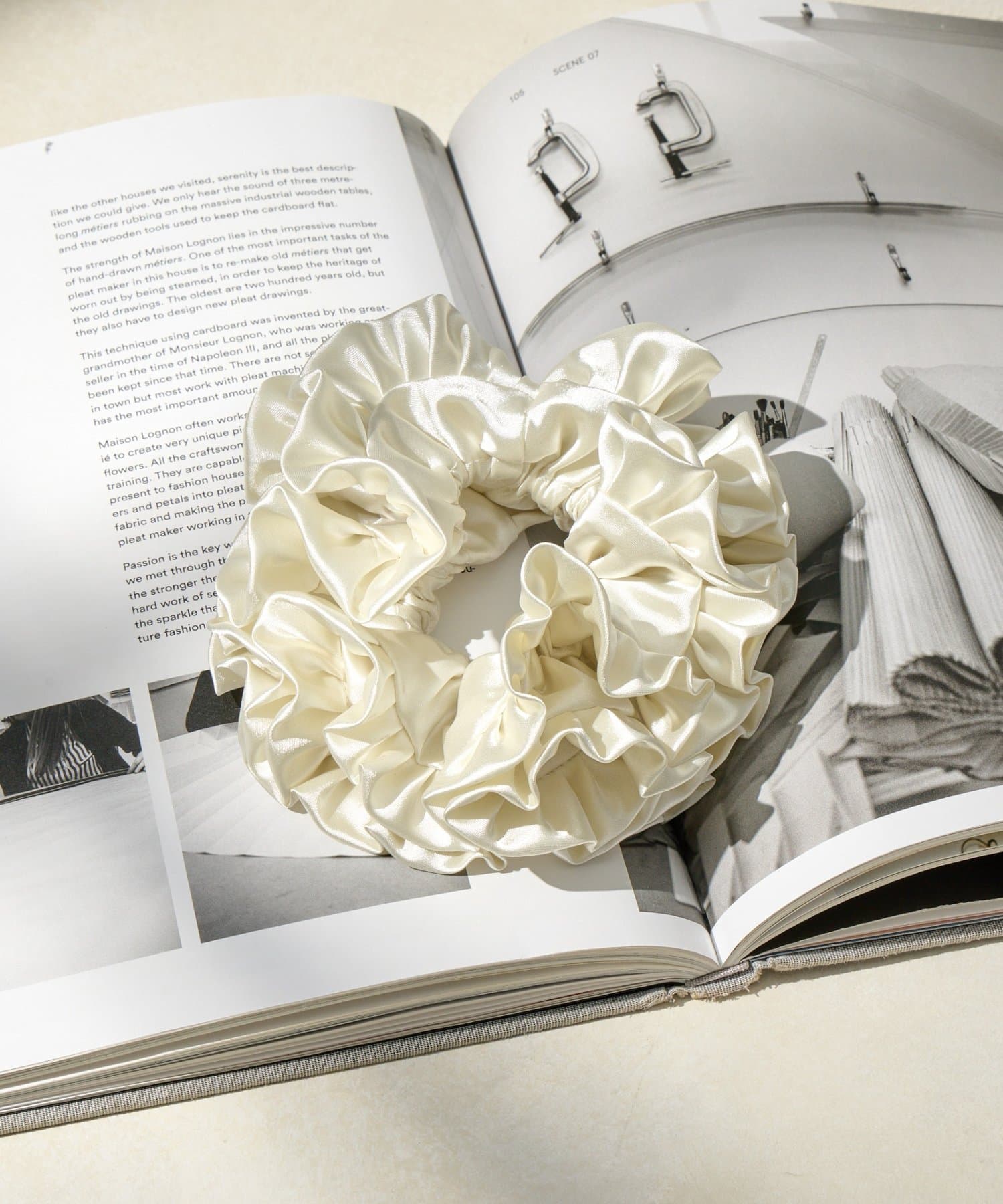 Lattice(ラティス) サテンフリルシュシュ