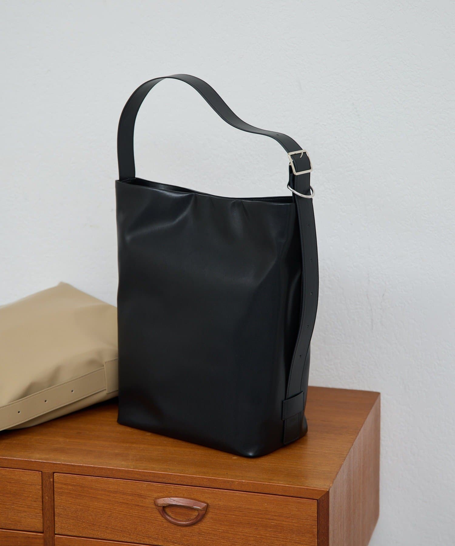 GALLARDAGALANTE(ガリャルダガランテ) 【近日予約開始】【MANAKAコラボ】ベルテッドワンショルダー