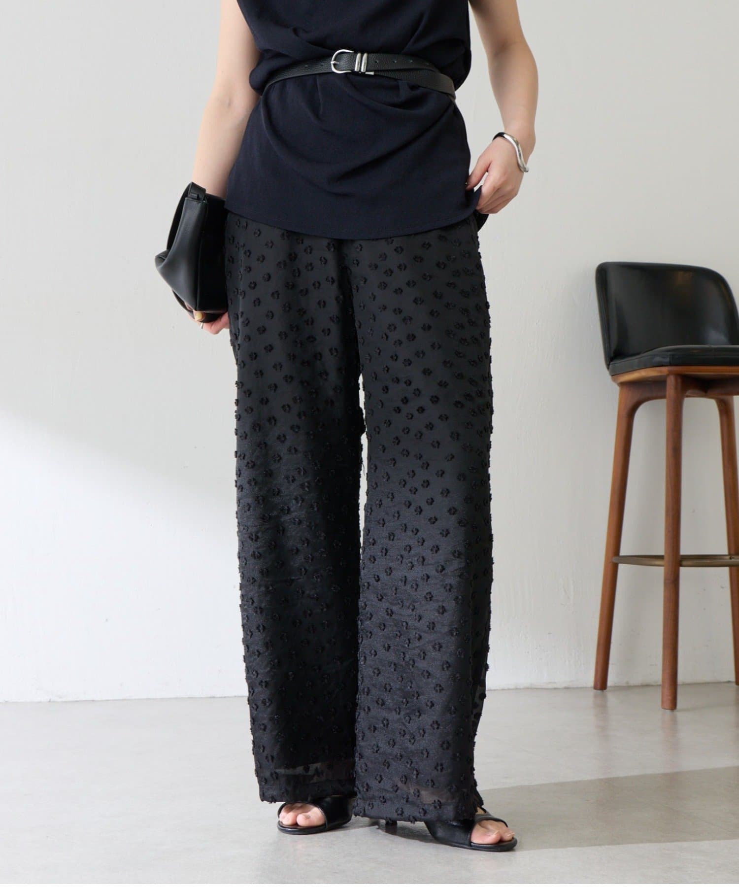 COLLAGE GALLARDAGALANTE(コラージュ ガリャルダガランテ) 【着映えデザイン】立体フラワーシアーワイドパンツ