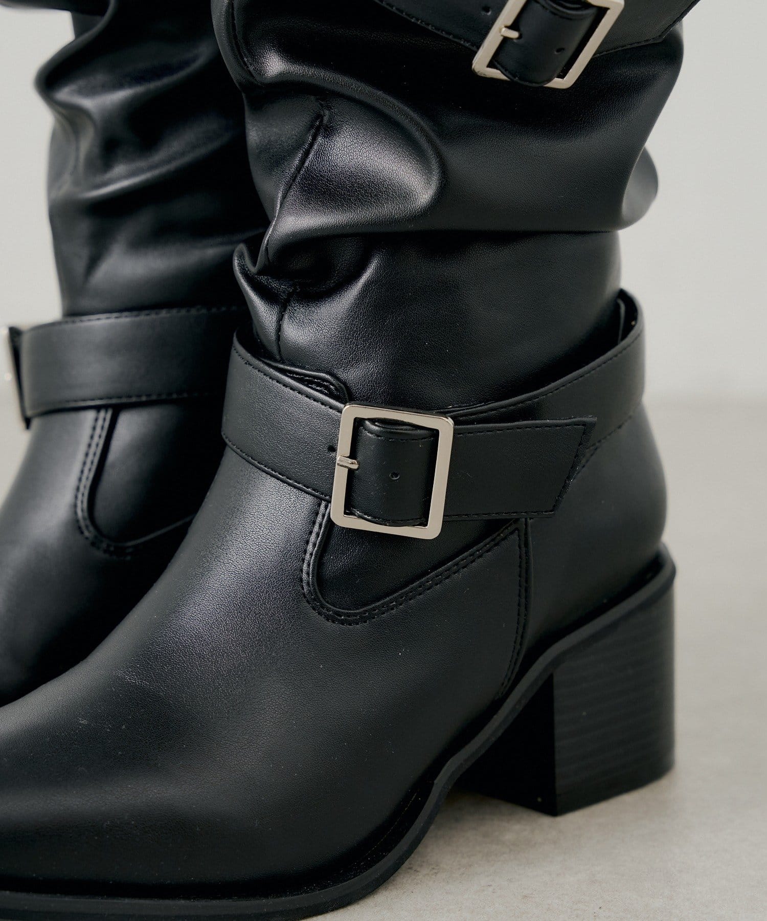 Chico(チコ) ベルト付きエンジニアブーツ