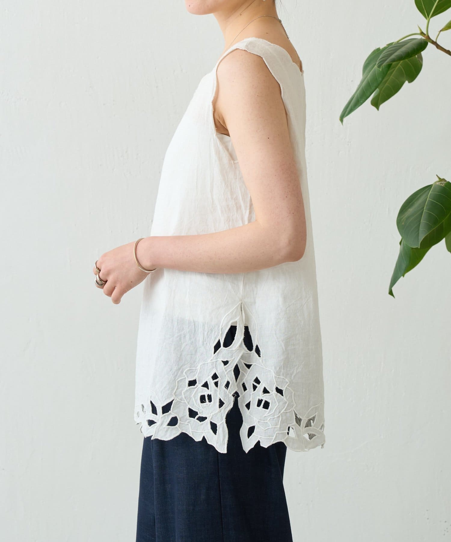 近日予約開始予定》カットワークタンク | BEARDSLEY(ビアズリー