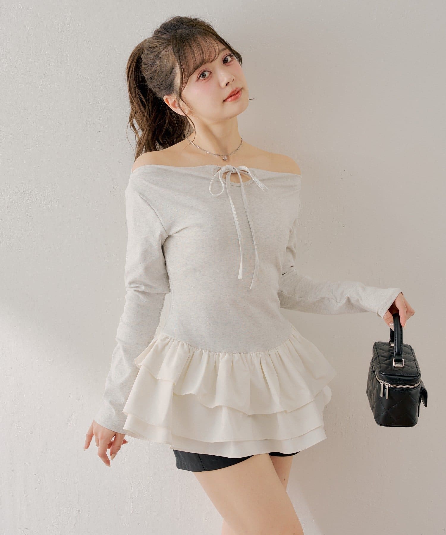 Chico(チコ) フリルティアードオフショルチュニック