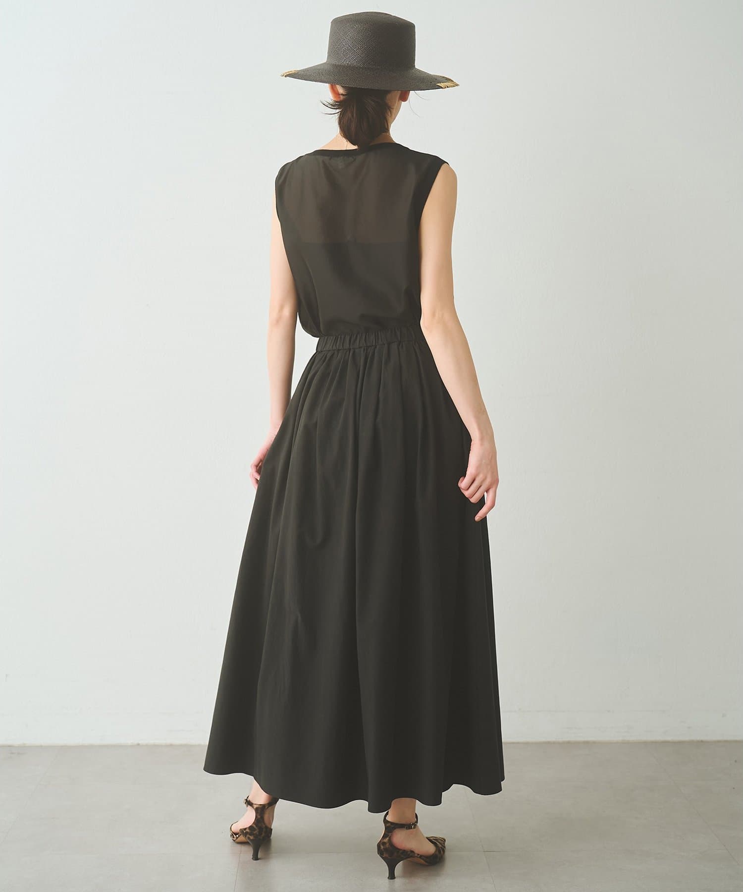 Whim Gazette(ウィム ガゼット) 【Drawing Numbers】シャイニーシースルーノースリーブブラウス