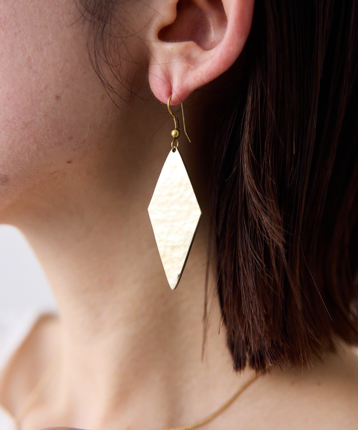 COLLAGE GALLARDAGALANTE(コラージュ ガリャルダガランテ) 【PAPILLONNER/パピヨネ】ダイヤプレートピアス