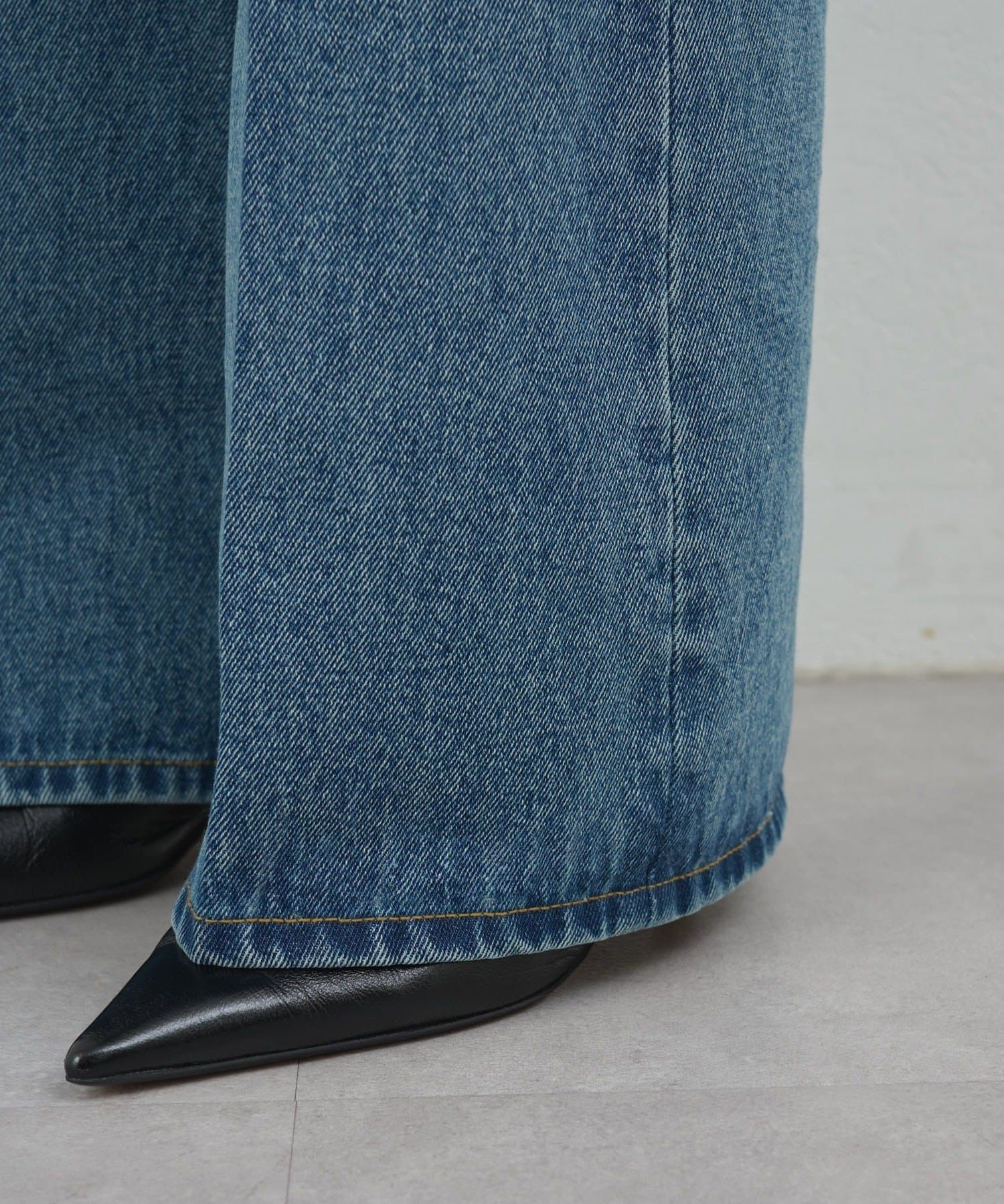 GALLARDAGALANTE(ガリャルダガランテ) センタークリースフレアデニム