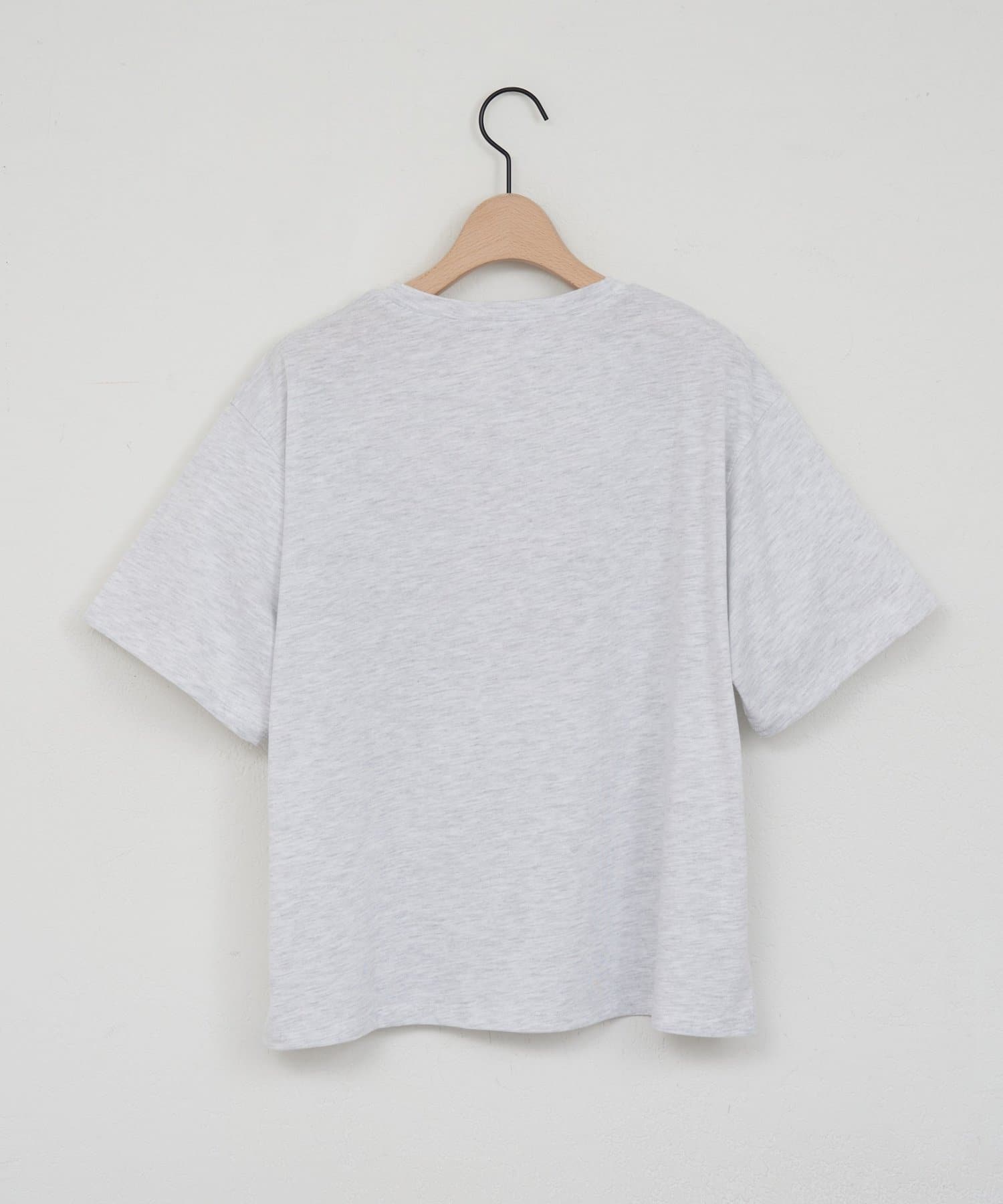 DISCOAT(ディスコート) 【WEB限定】花モチーフ箔プリントTシャツ