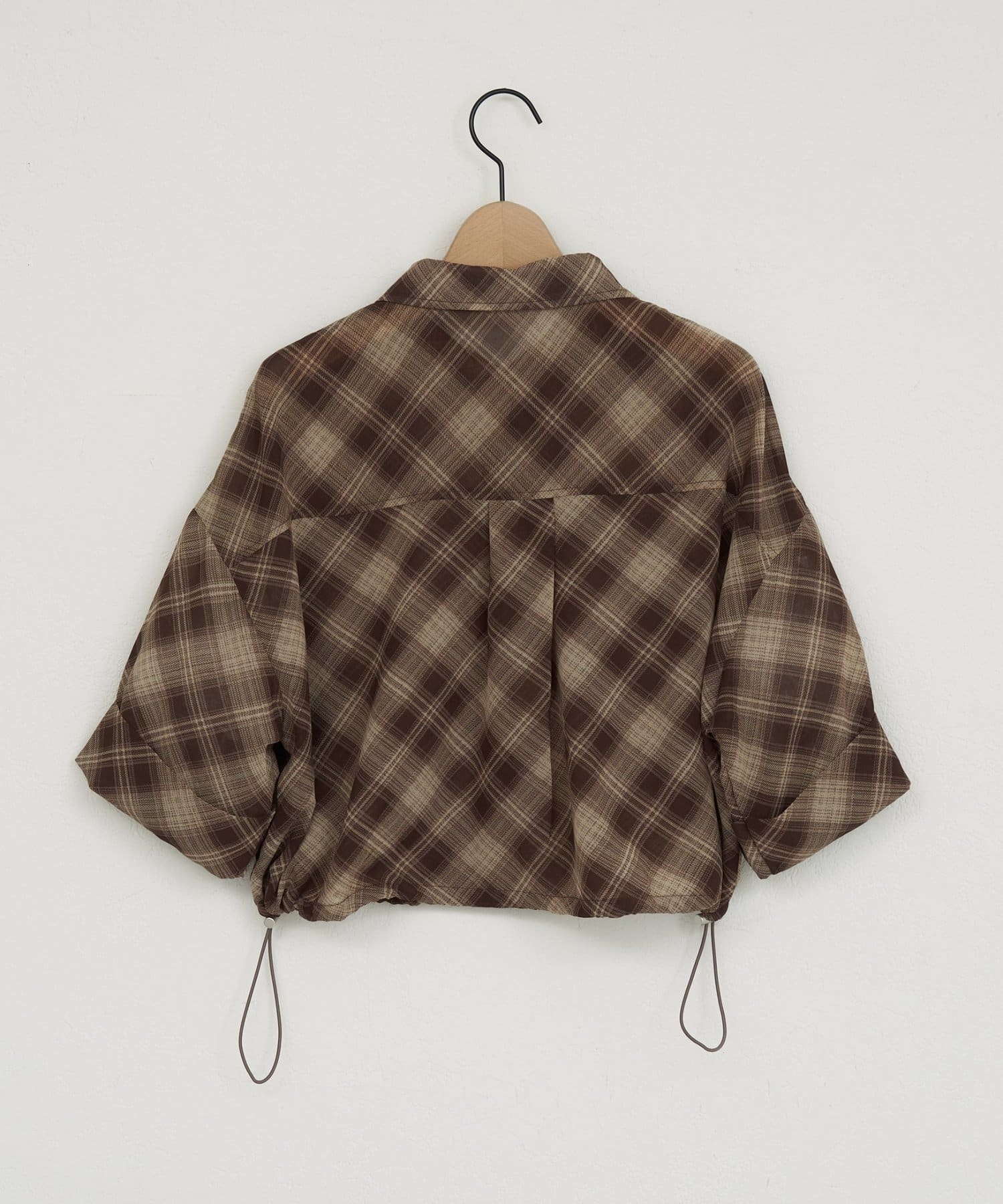 DISCOAT(ディスコート) 【WEB限定】裾ドロストワイドスリーブシャツ