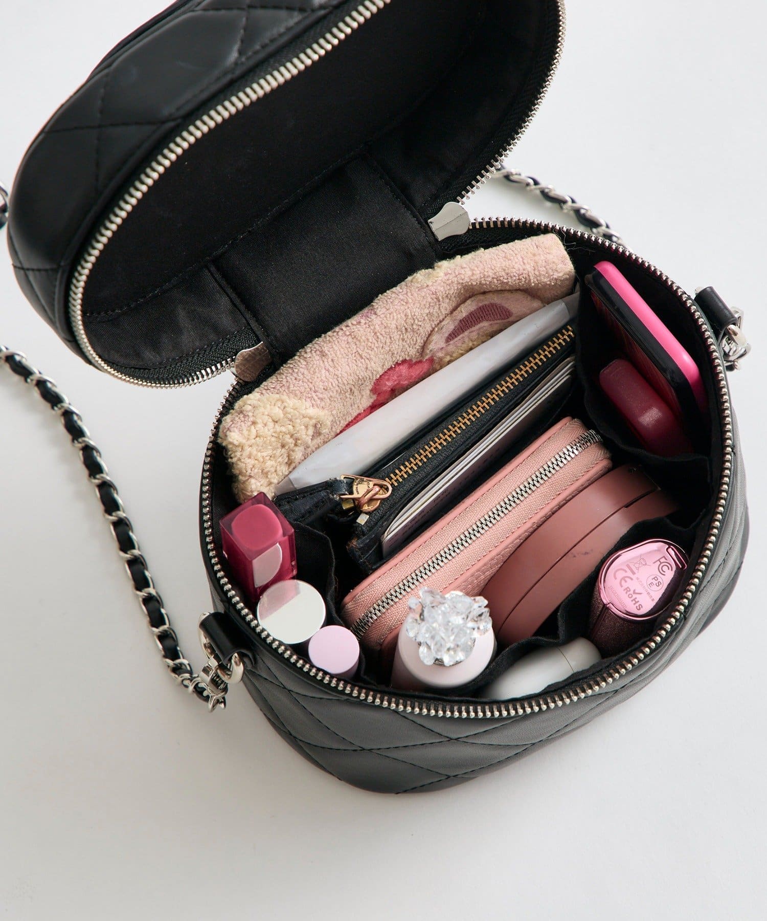 Belle Charme(ベルシャルム) Glitter Logo Quilted Vanity