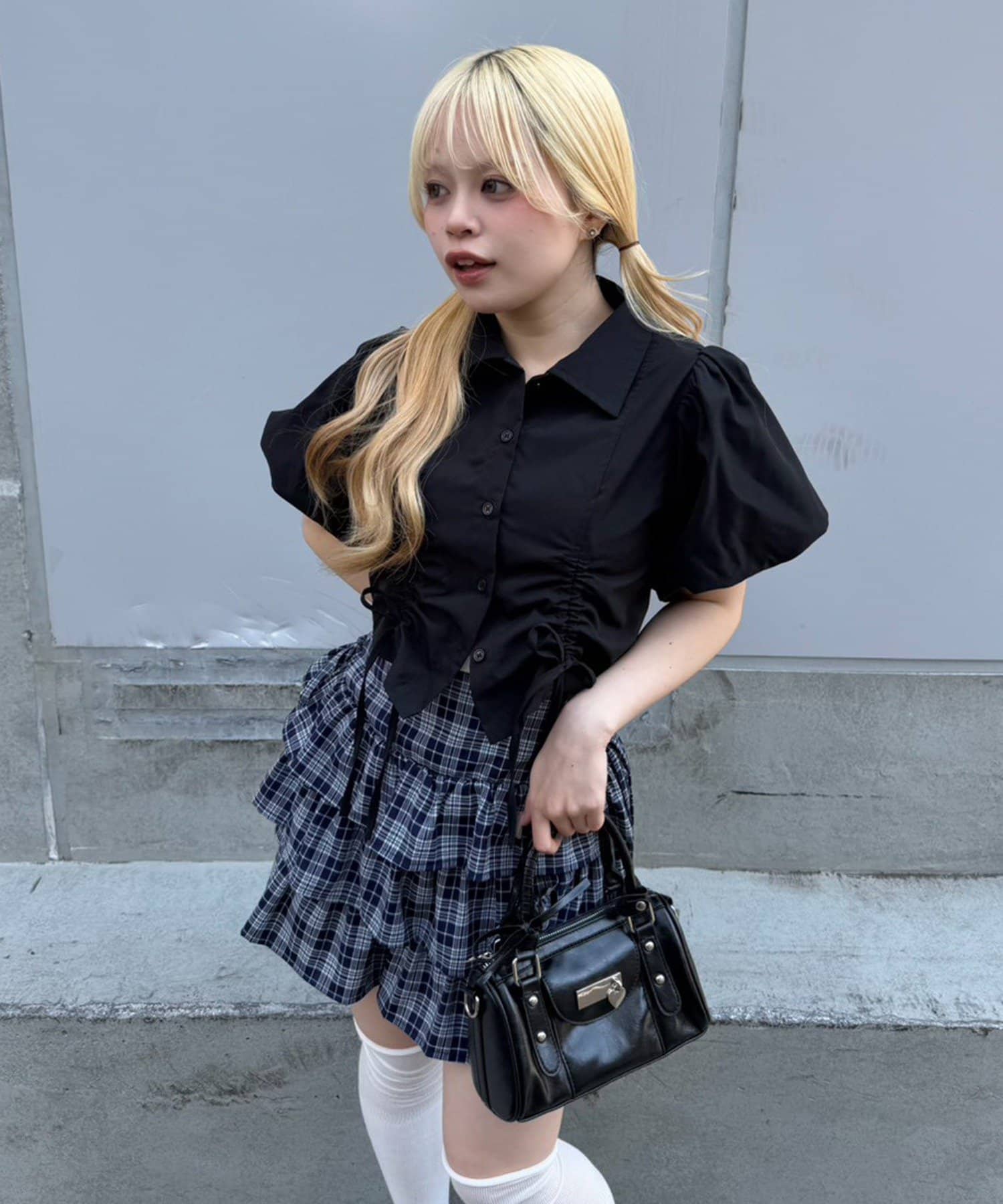 NICE CLAUP / OLIVE des OLIVE OUTLET(ナイスクラップ  / オリーブ デ オリーブ アウトレット) 【continuer】バルーン袖ドロスト短丈ブラウス