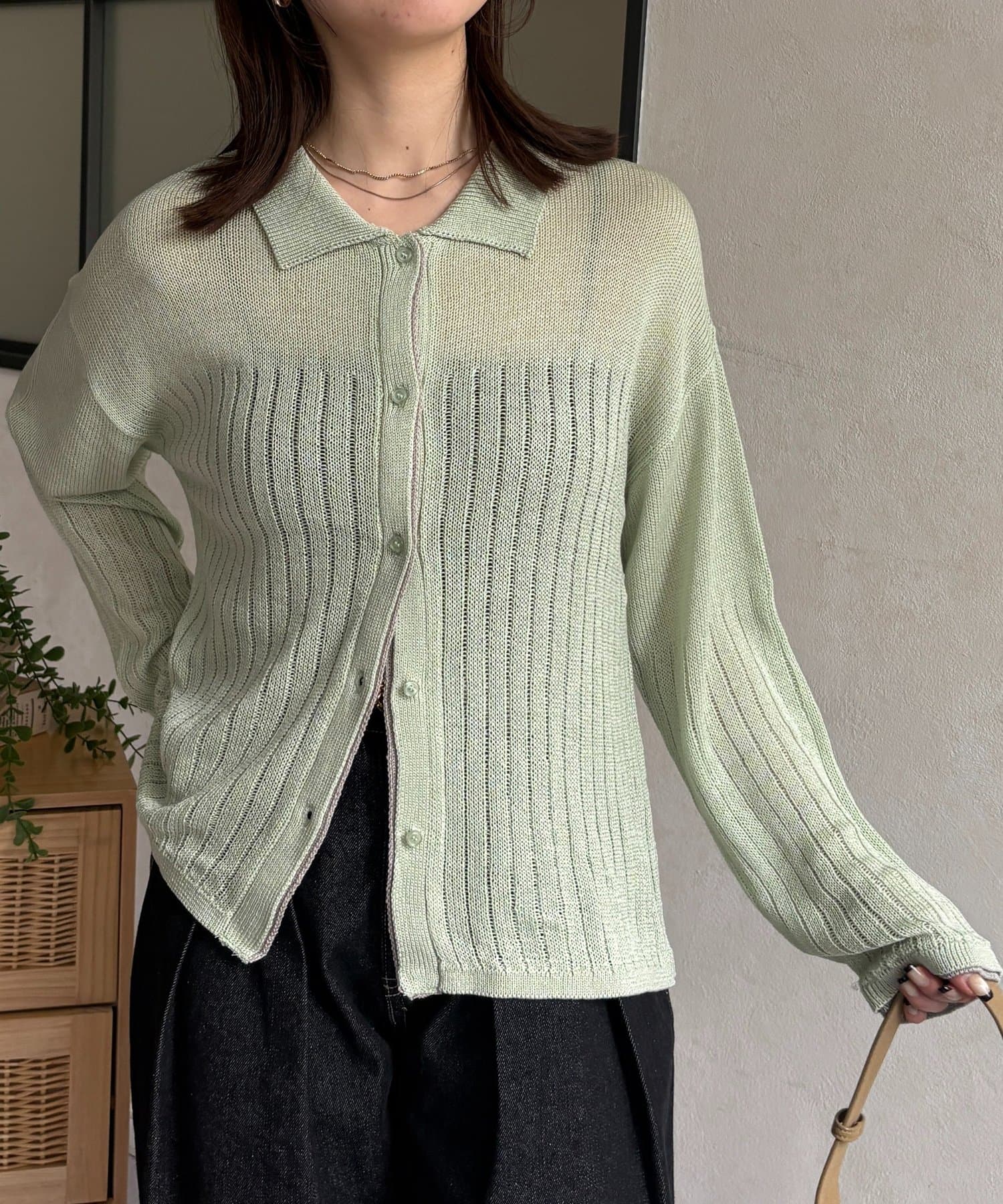 Thevon.(ゼヴォン) バイカラー襟付きシアーニットカーディガン