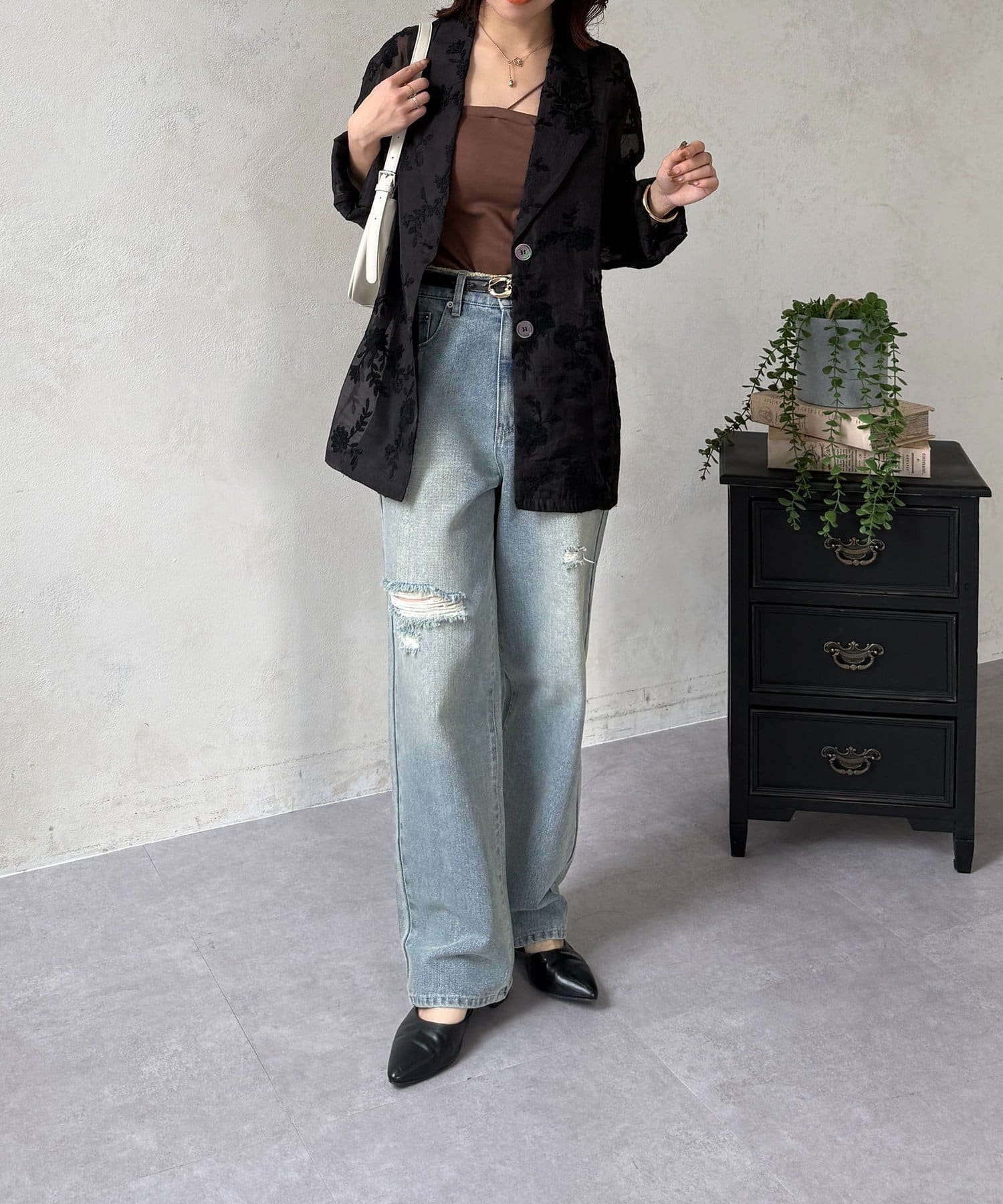 Thevon.(ゼヴォン) 花柄シアーテーラードジャケット