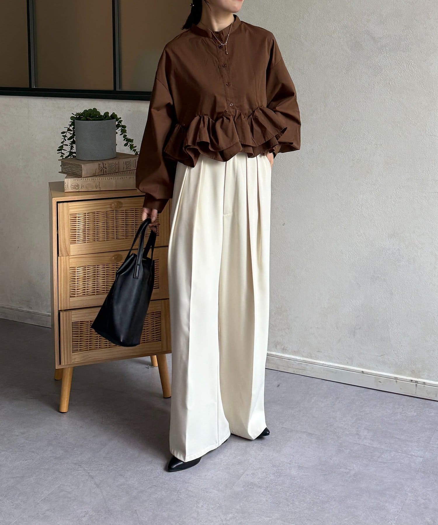 Thevon.(ゼヴォン) シンセティックレザーミニバッグ