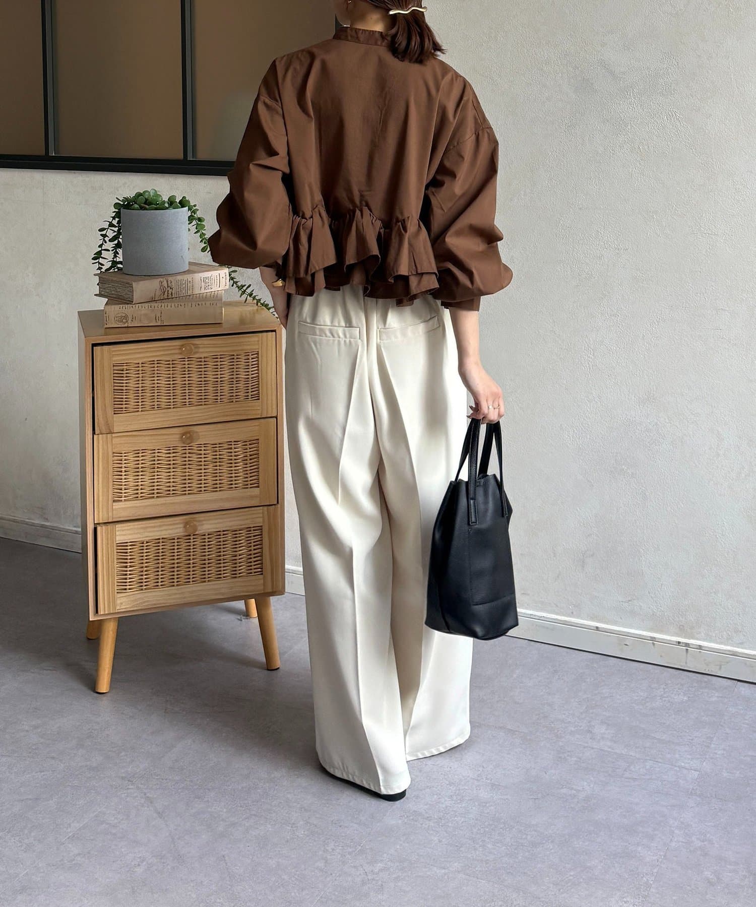 Thevon.(ゼヴォン) シンセティックレザーミニバッグ