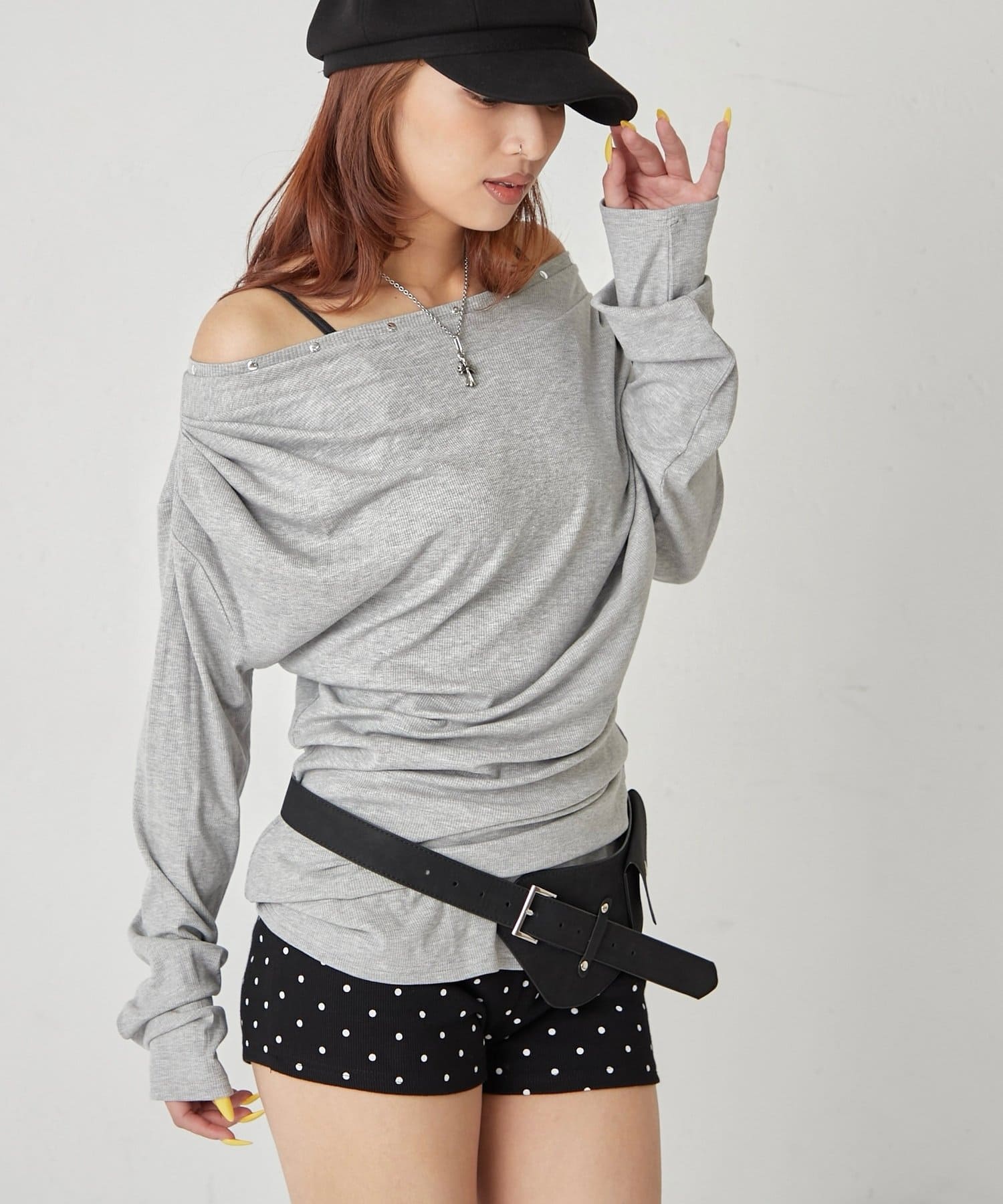 WHO’S WHO gallery(フーズフーギャラリー) ドレープスタッズトップス